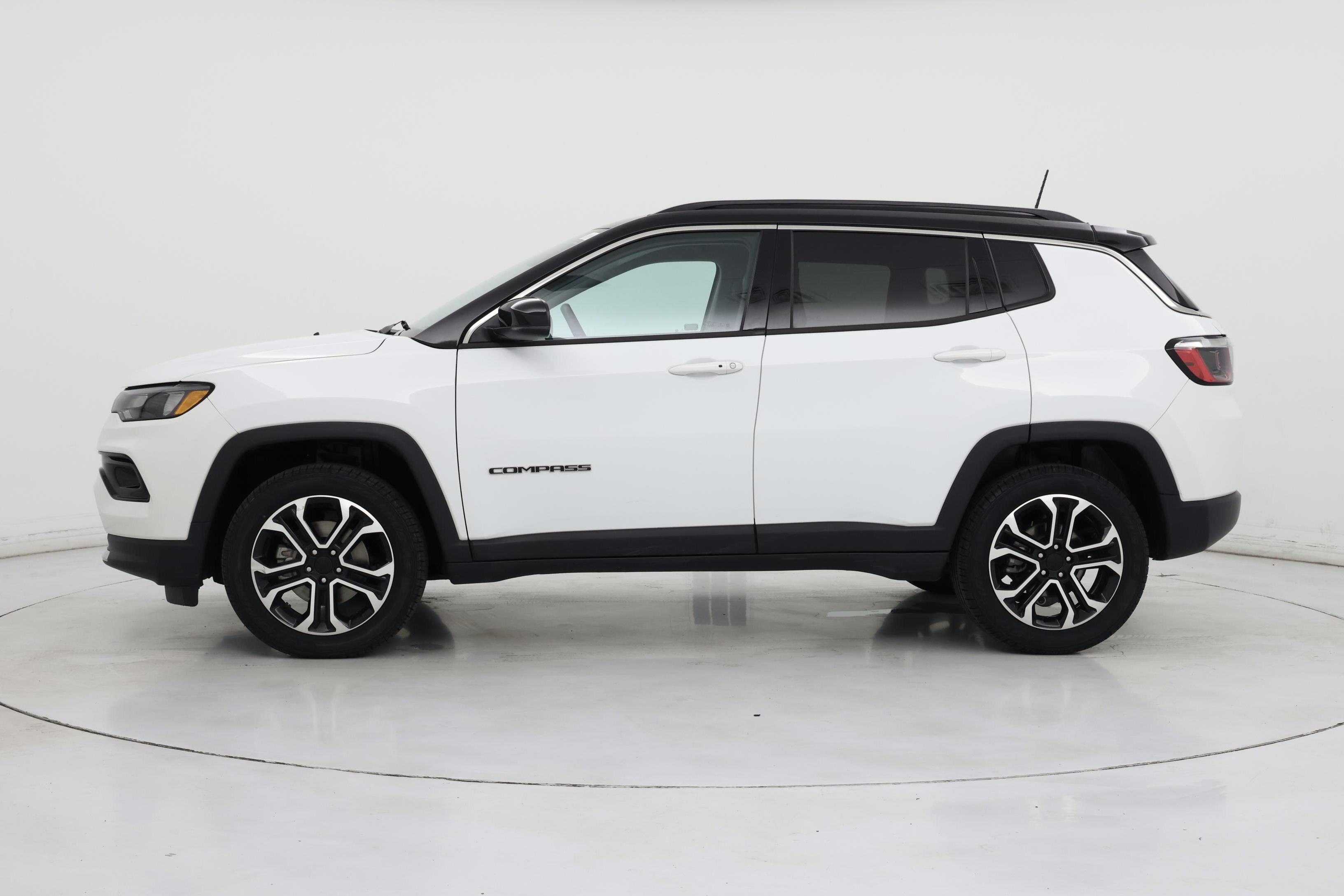 Thumbnail: 2022 Jeep Compass - 3