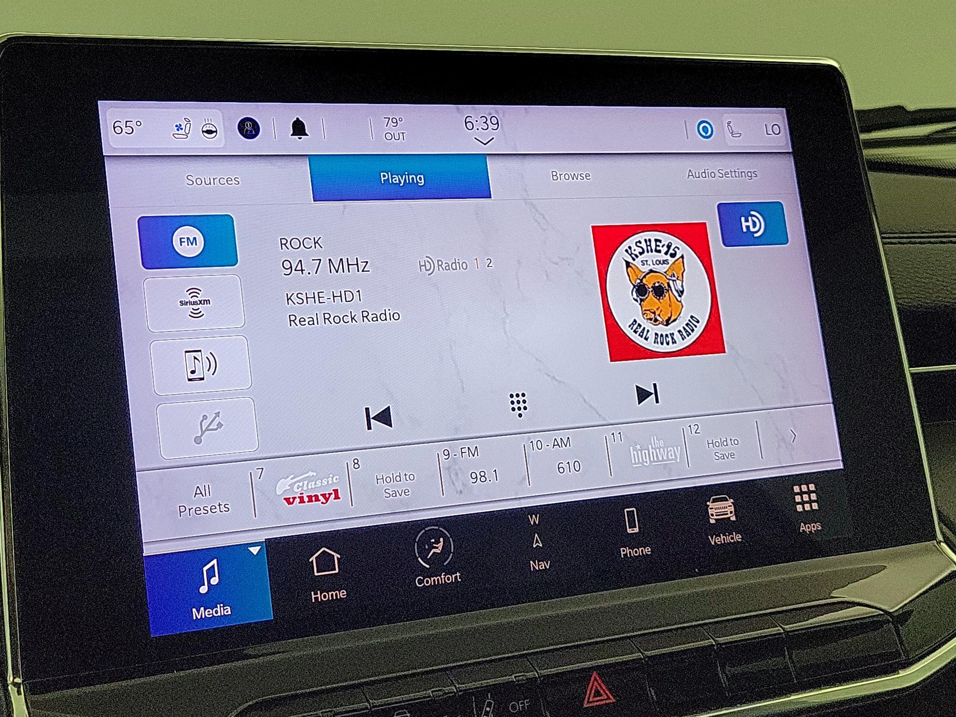 Thumbnail: 2022 Jeep Compass - 16