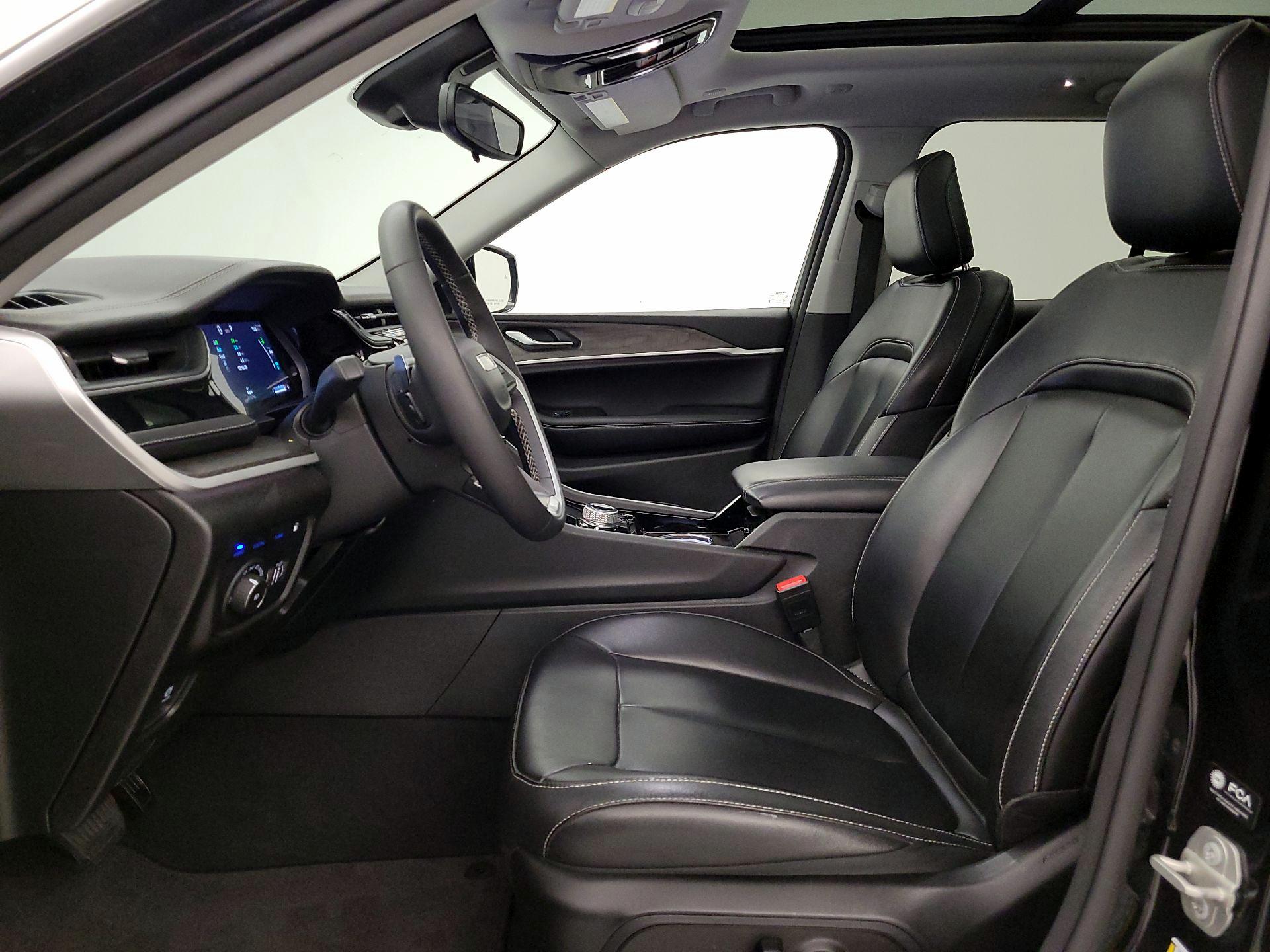 Thumbnail: 2023 Jeep Grand Cherokee - 11