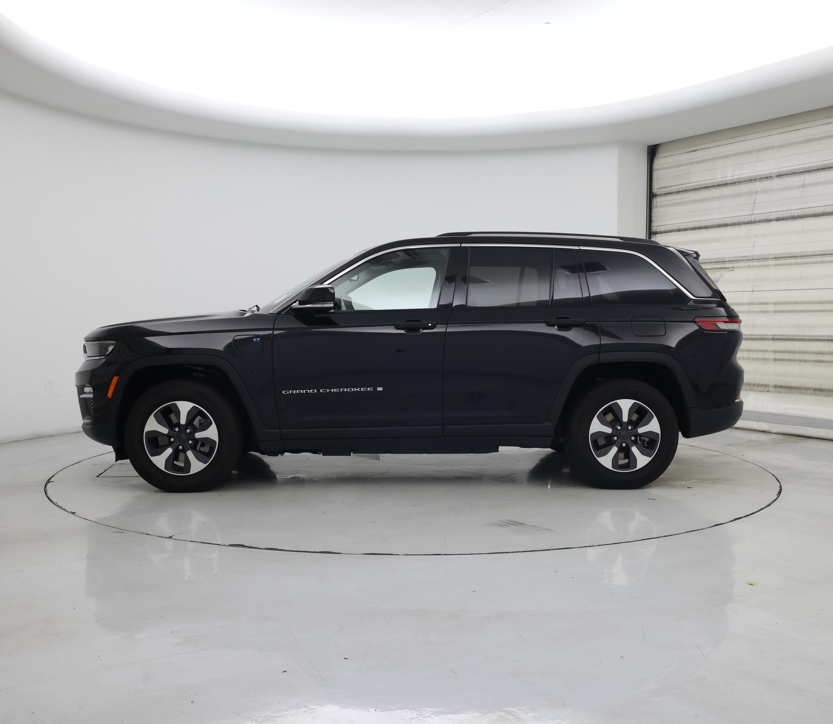 Thumbnail: 2023 Jeep Grand Cherokee - 3