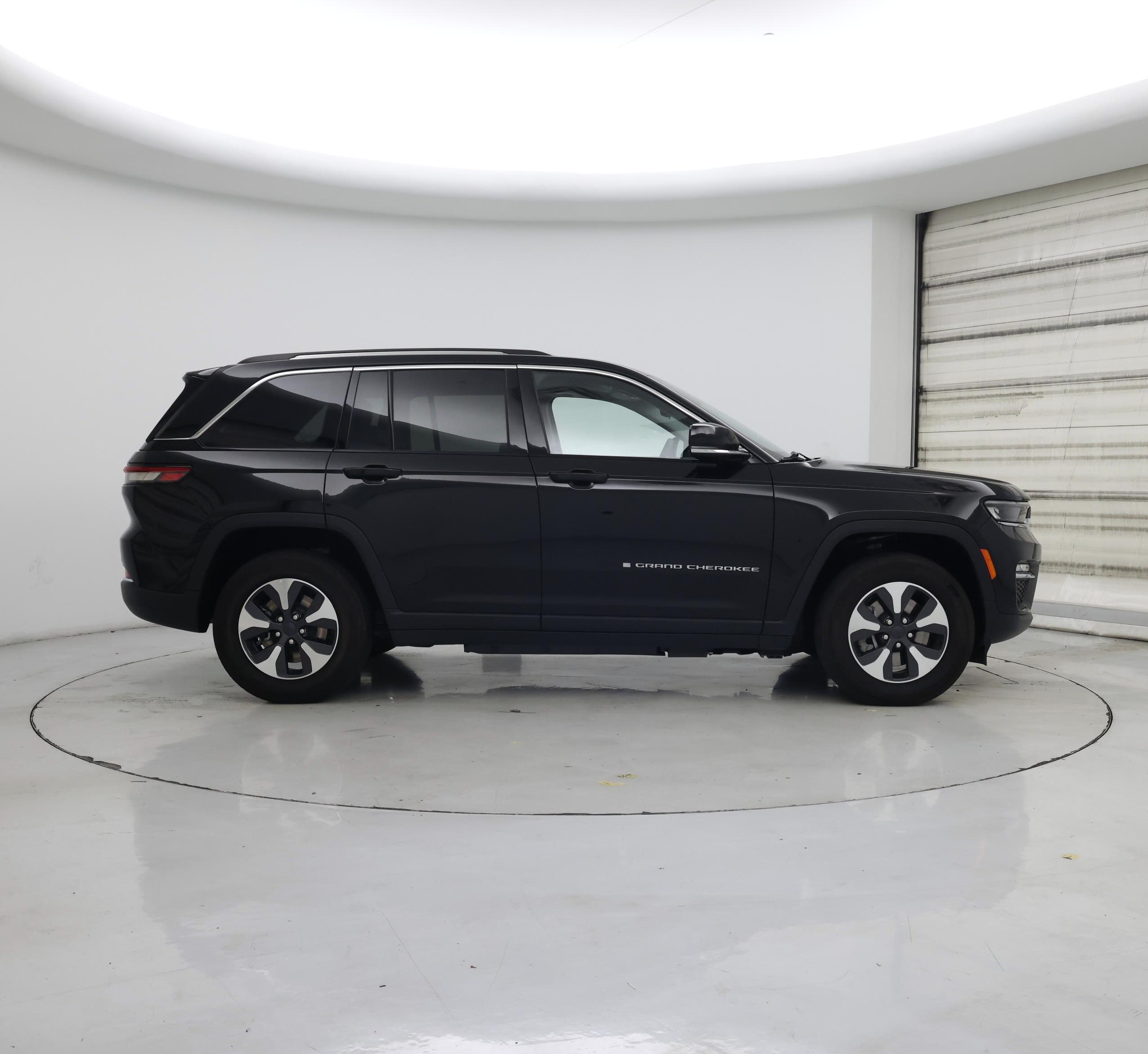 Thumbnail: 2023 Jeep Grand Cherokee - 7