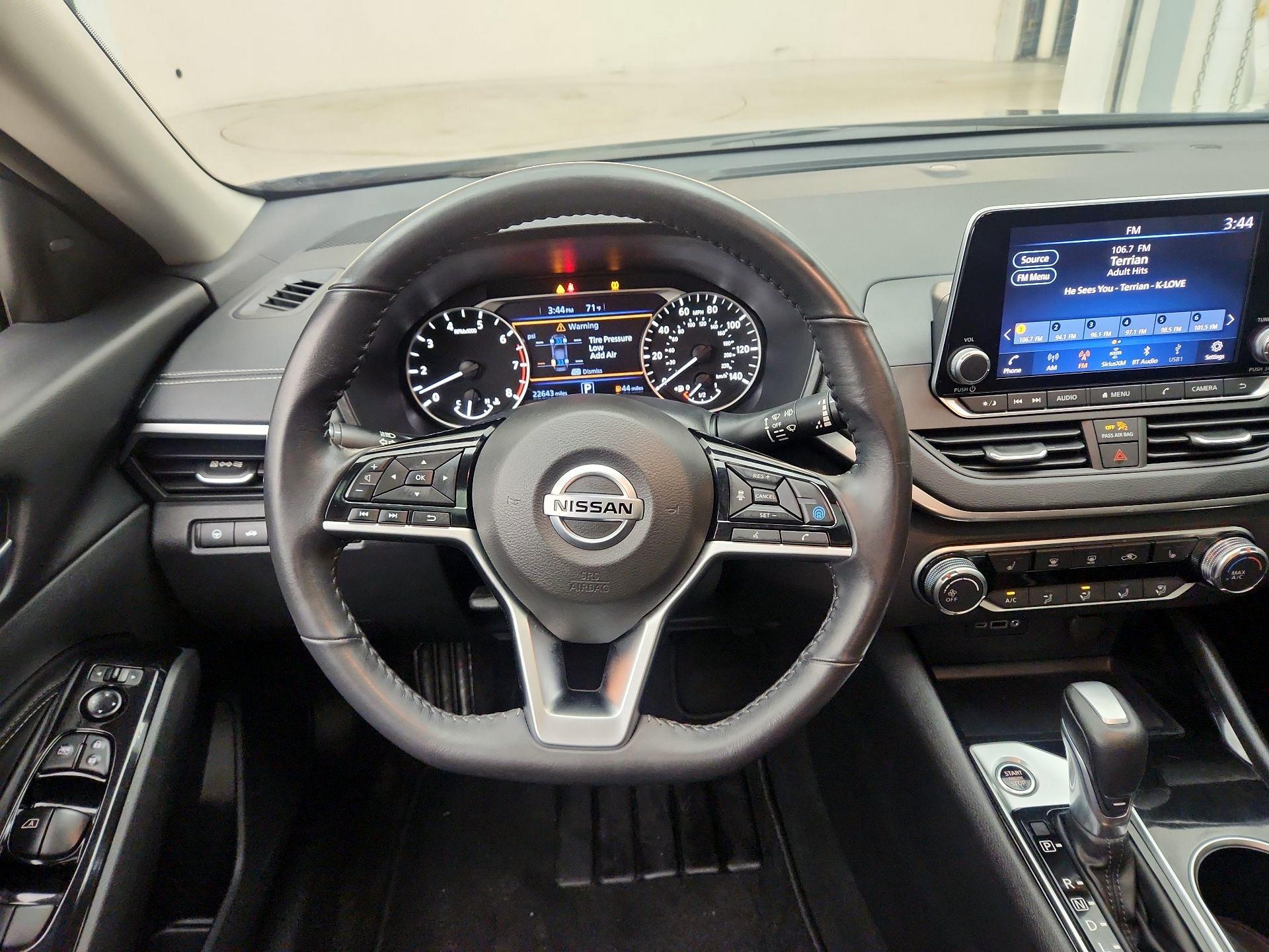 Thumbnail: 2022 Nissan Altima - 10