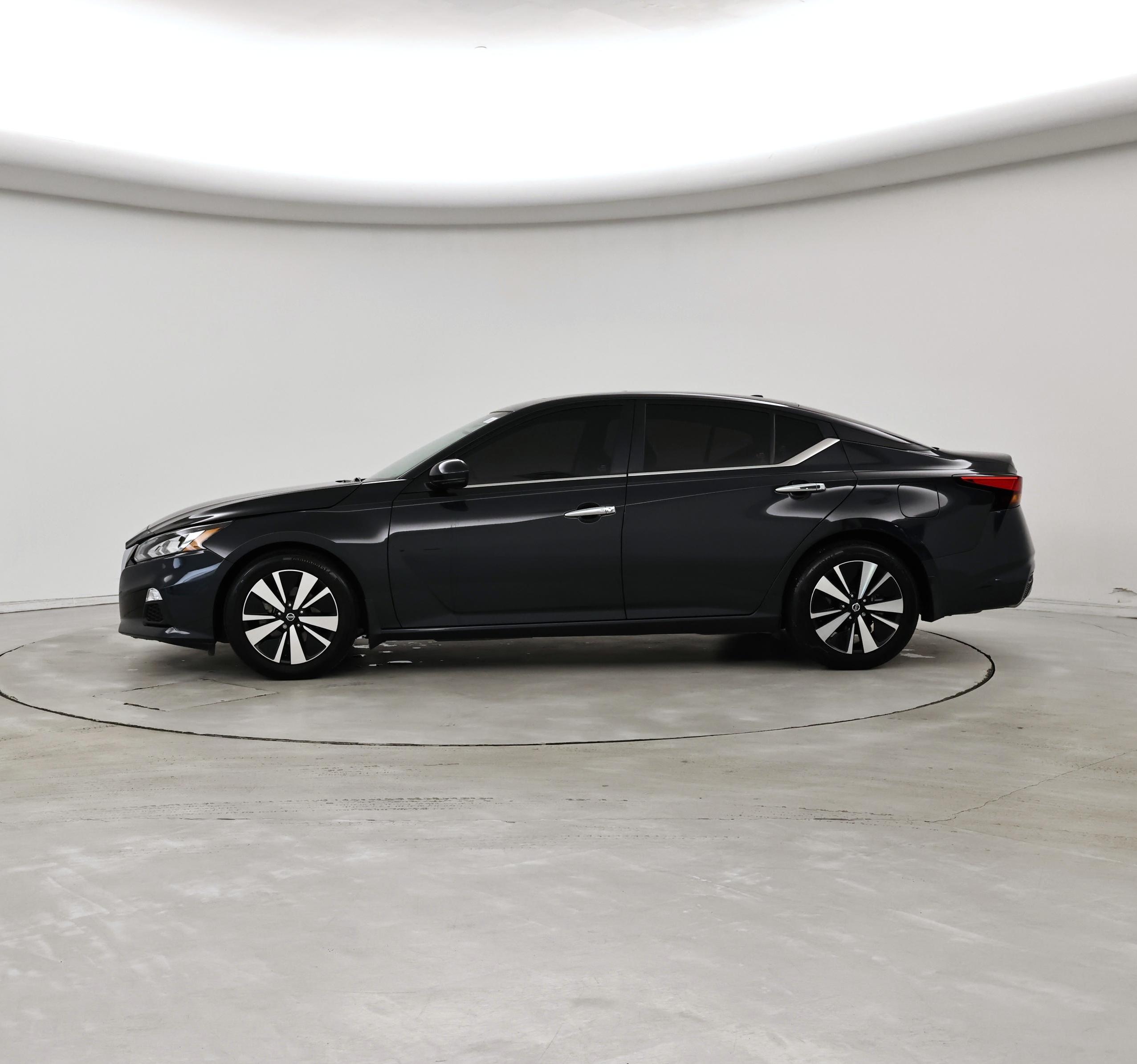 Thumbnail: 2022 Nissan Altima - 3