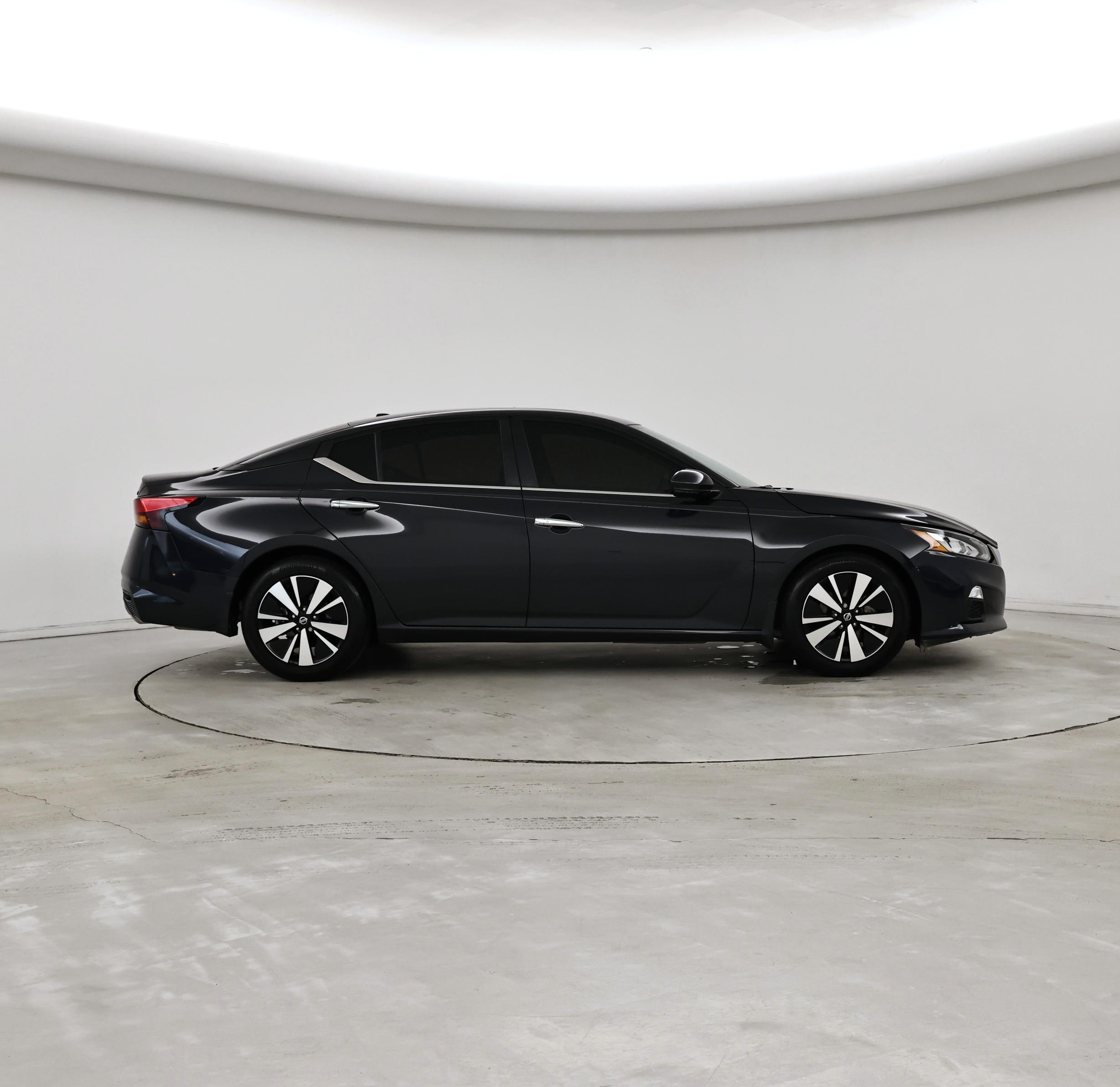 Thumbnail: 2022 Nissan Altima - 7