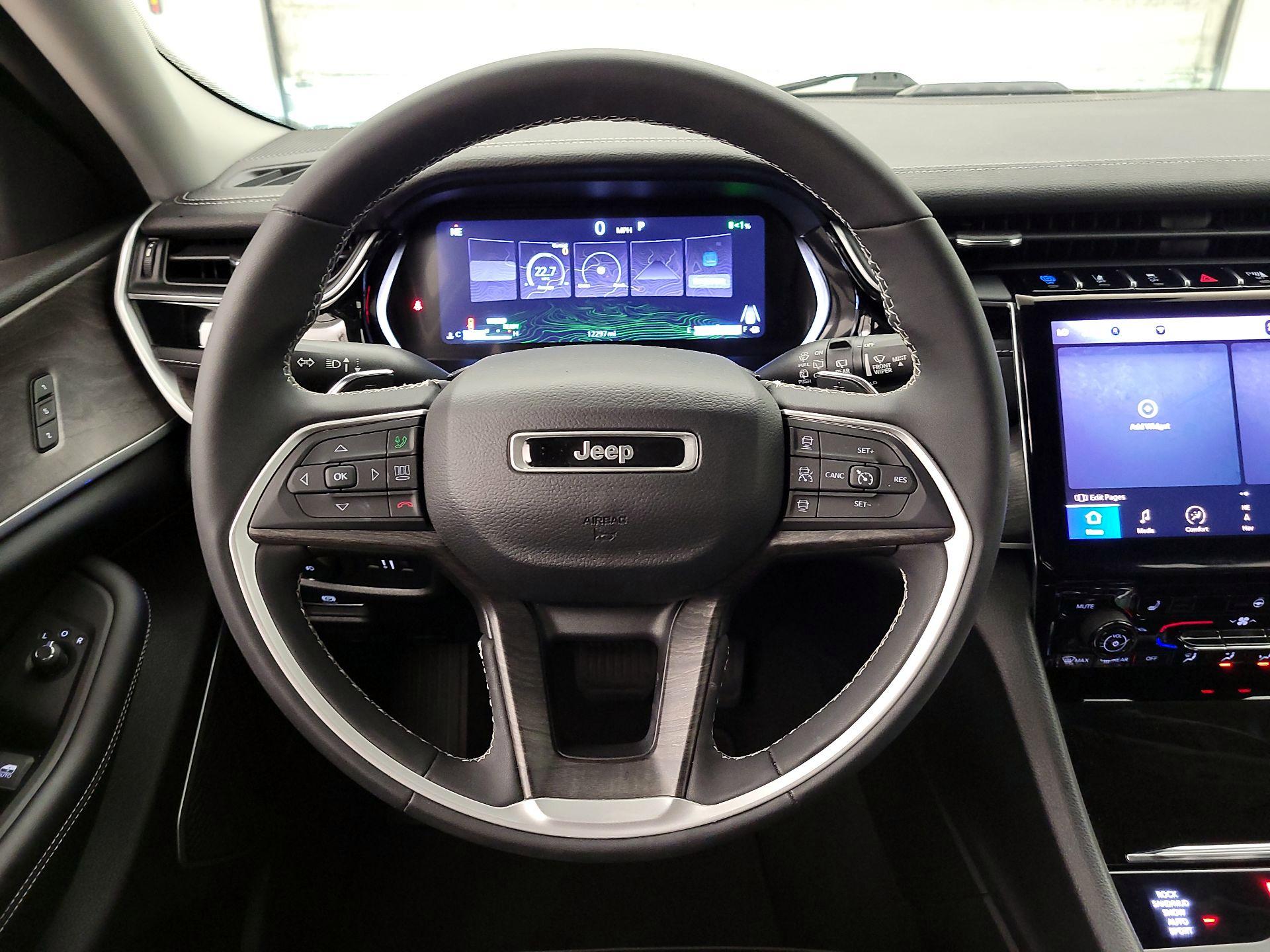 Thumbnail: 2023 Jeep Grand Cherokee - 10