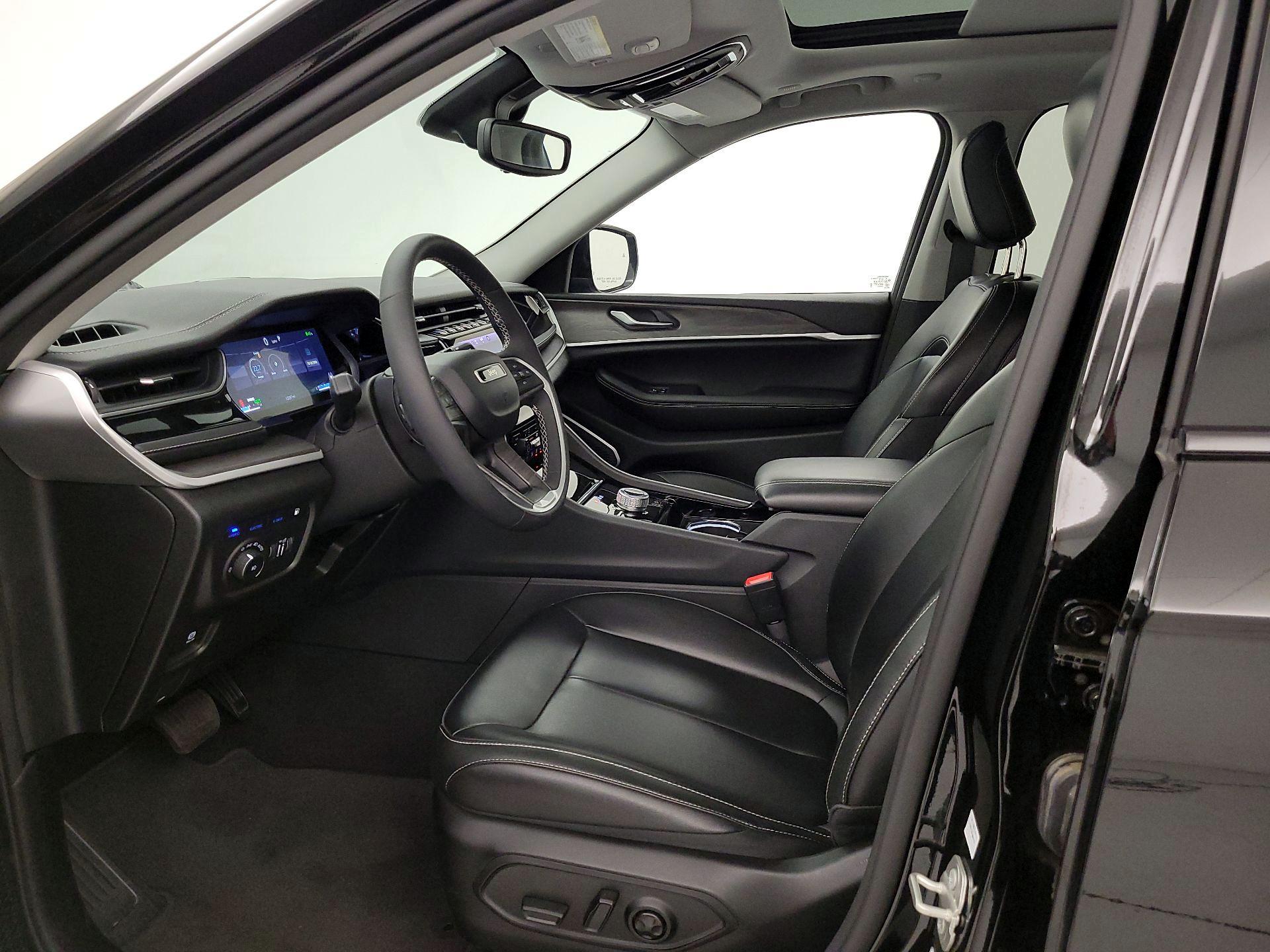 Thumbnail: 2023 Jeep Grand Cherokee - 11