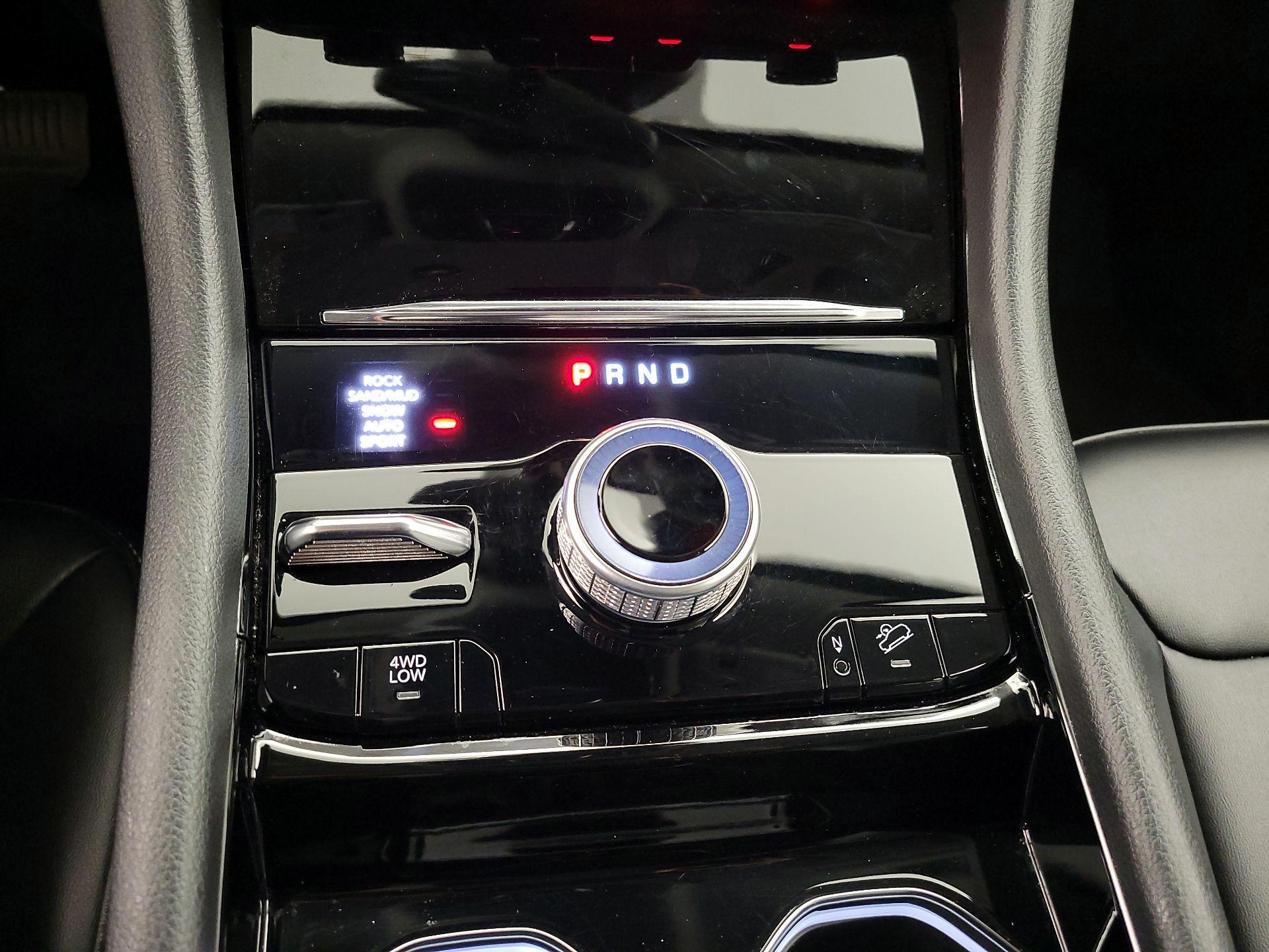 Thumbnail: 2023 Jeep Grand Cherokee - 18