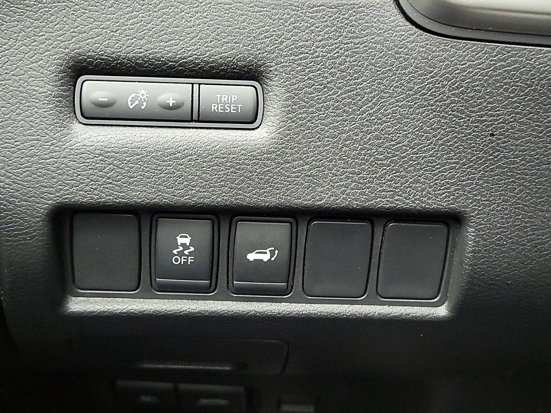 Thumbnail: 2016 Nissan Murano - 13