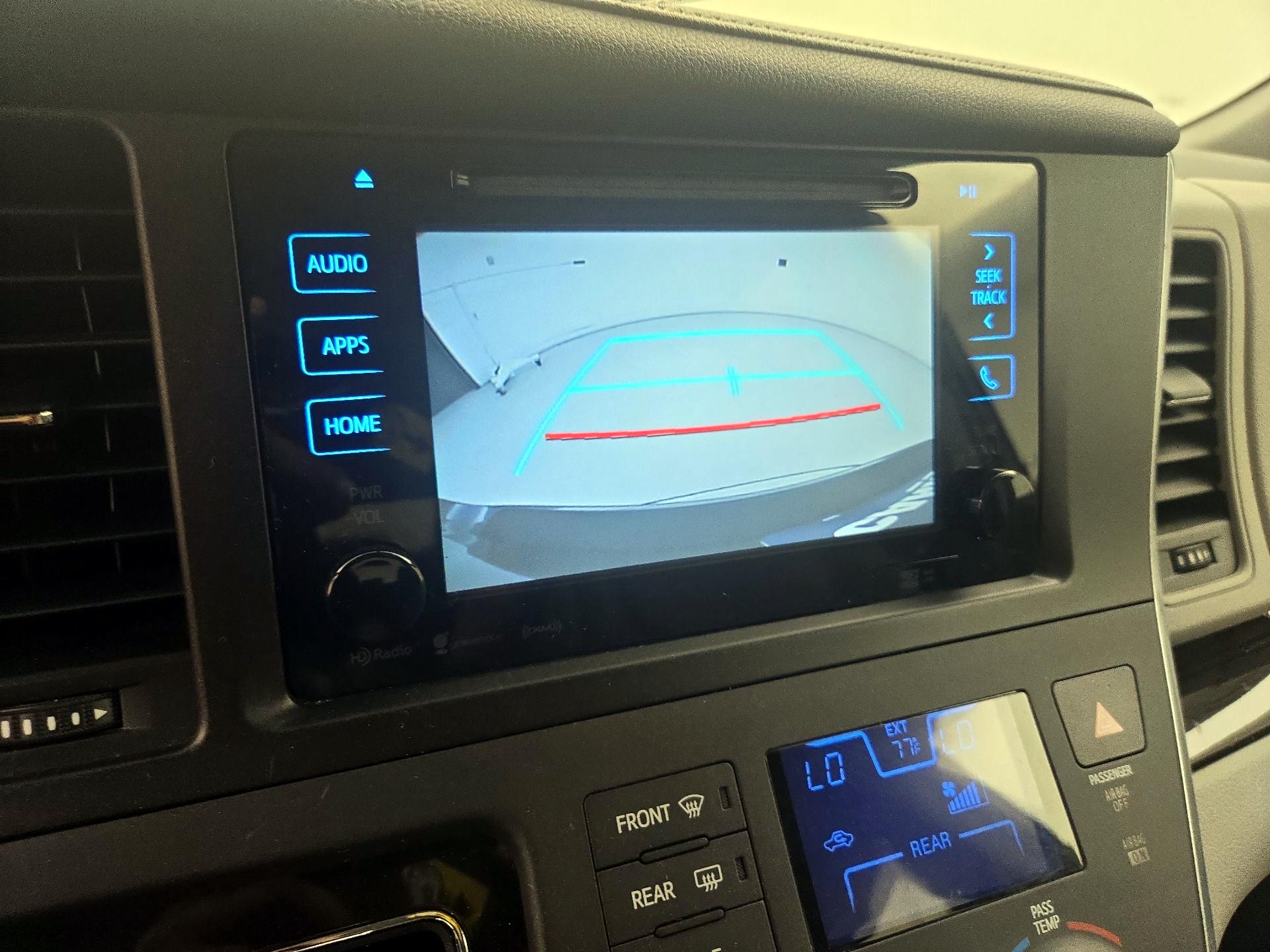 Thumbnail: 2016 Toyota Sienna - 15