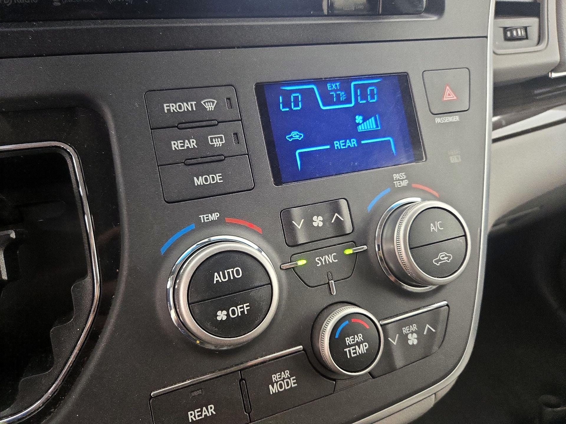 Thumbnail: 2016 Toyota Sienna - 17