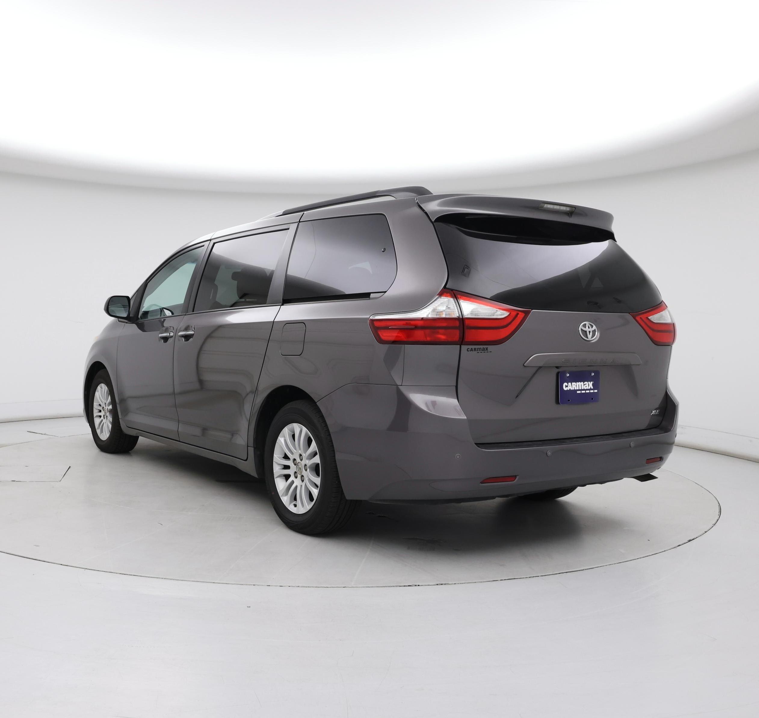Thumbnail: 2016 Toyota Sienna - 2