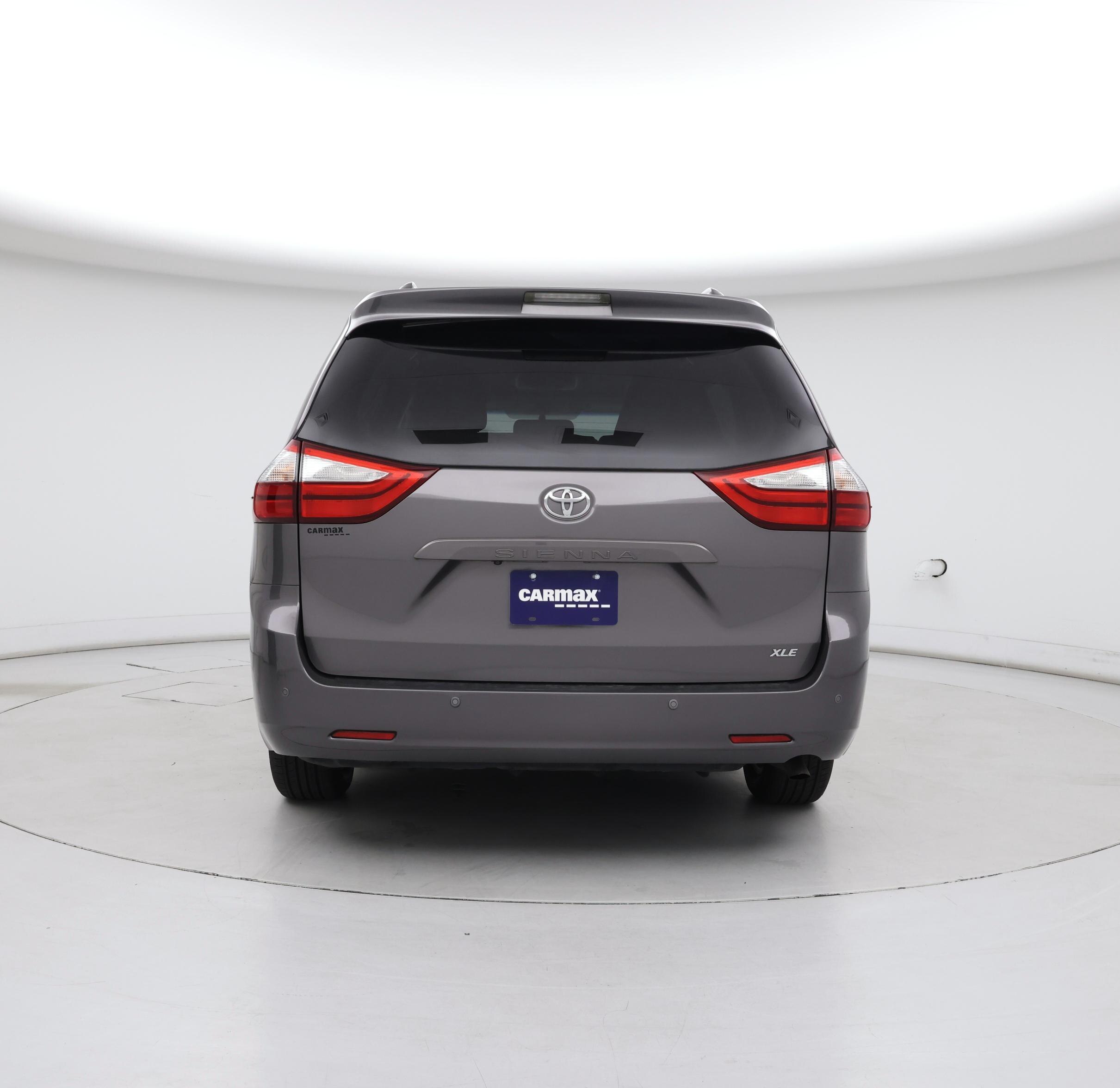 Thumbnail: 2016 Toyota Sienna - 6