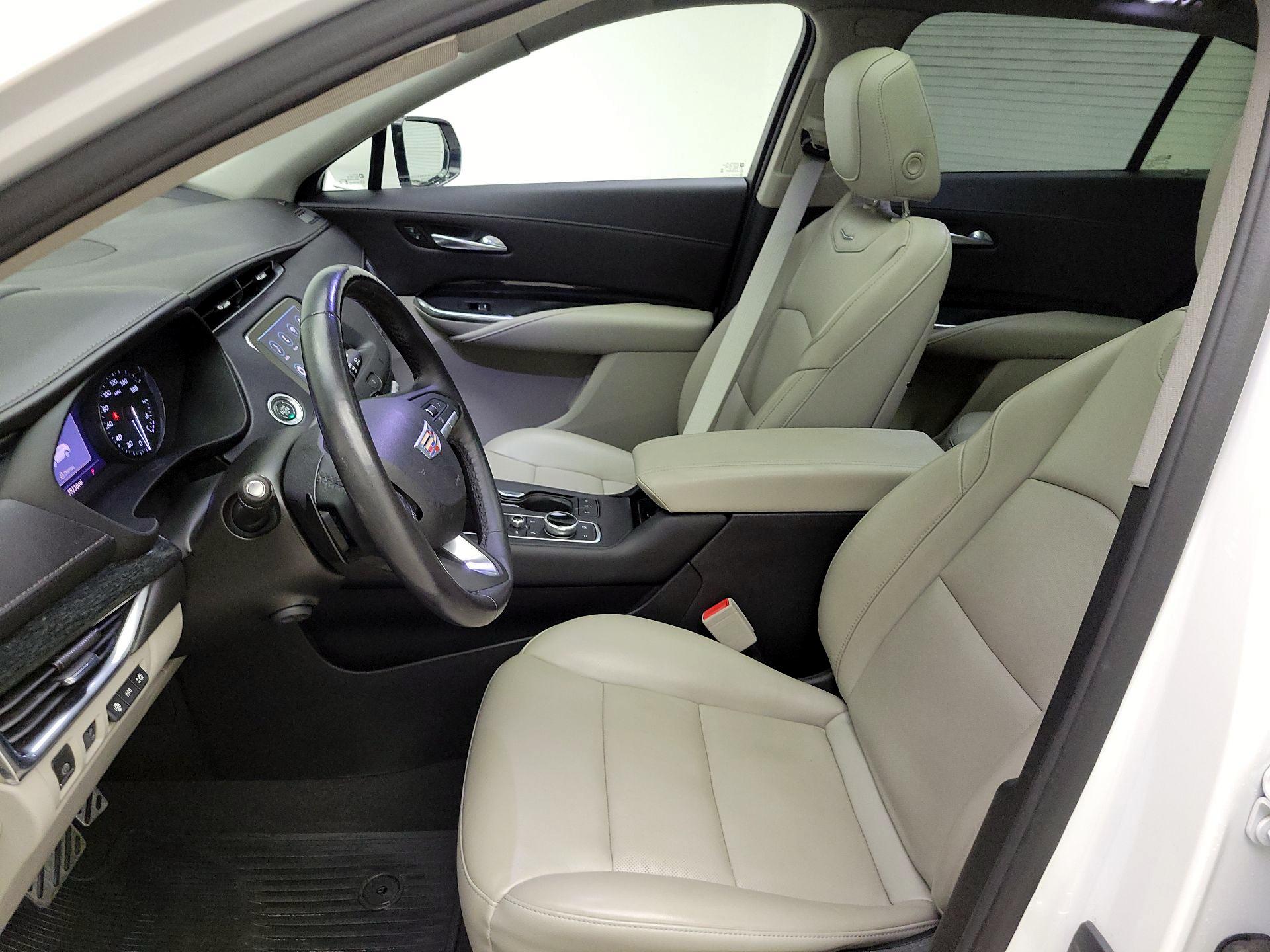 Thumbnail: 2021 Cadillac XT4 - 11