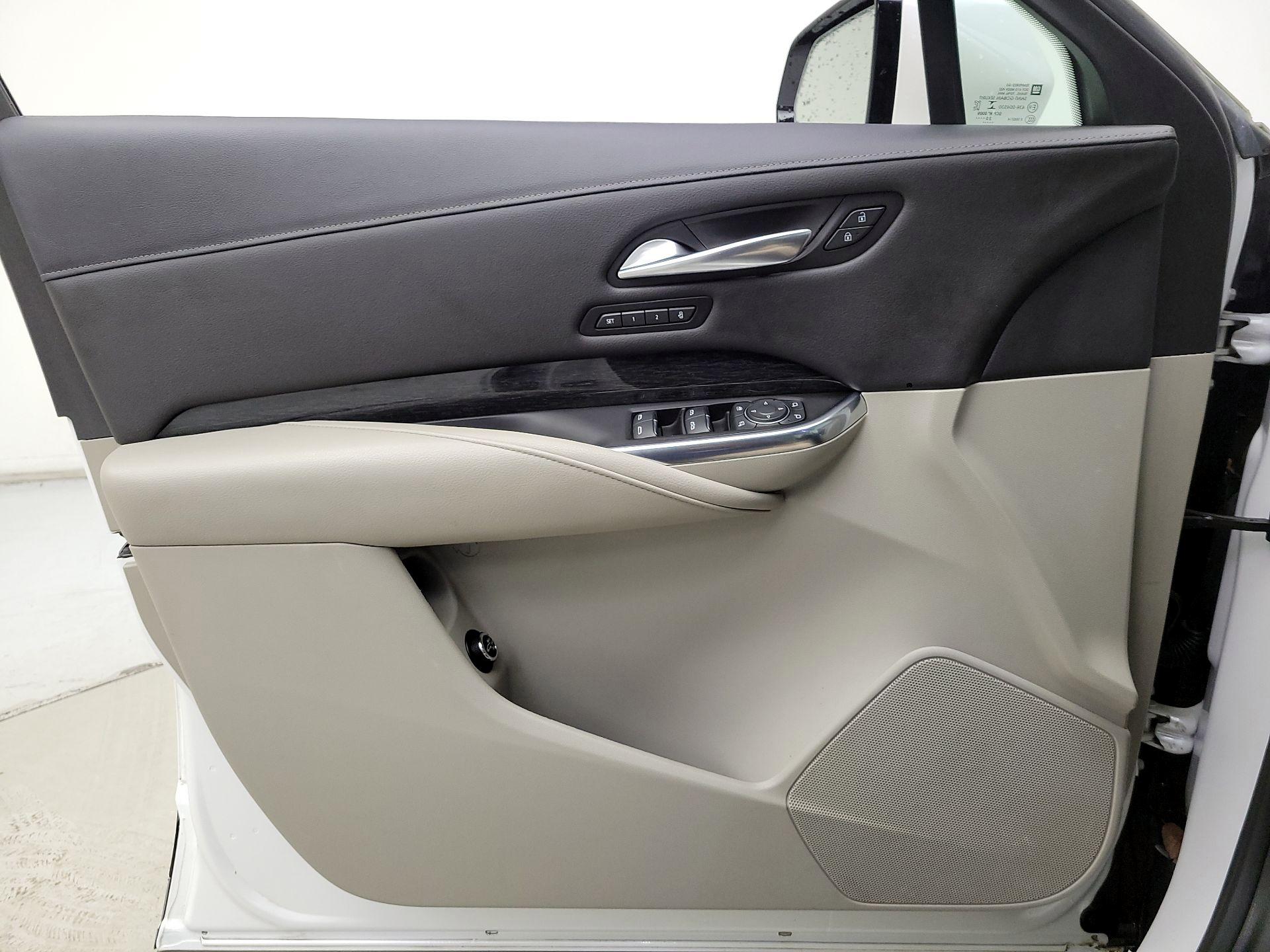 Thumbnail: 2021 Cadillac XT4 - 12