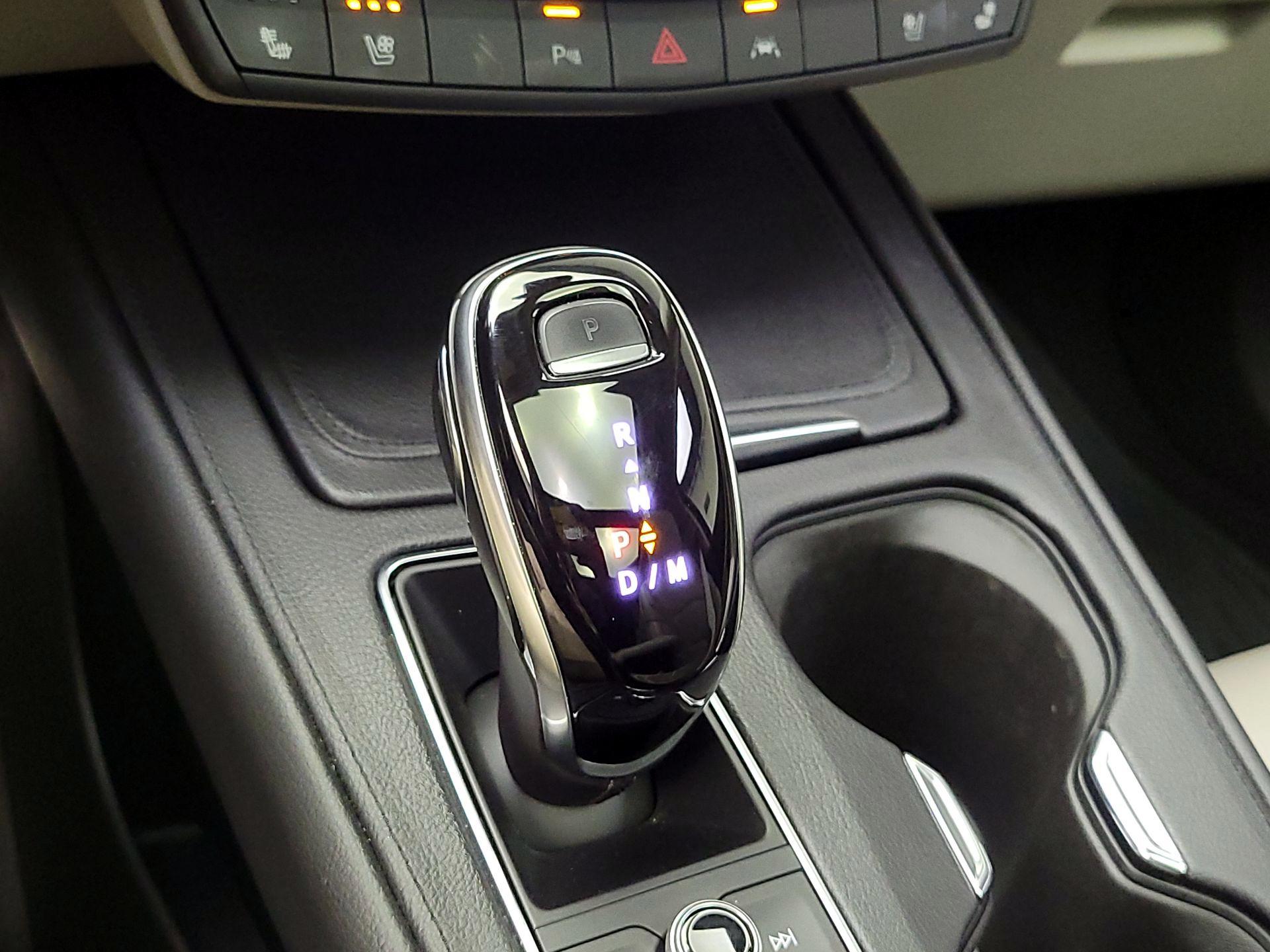 Thumbnail: 2021 Cadillac XT4 - 17