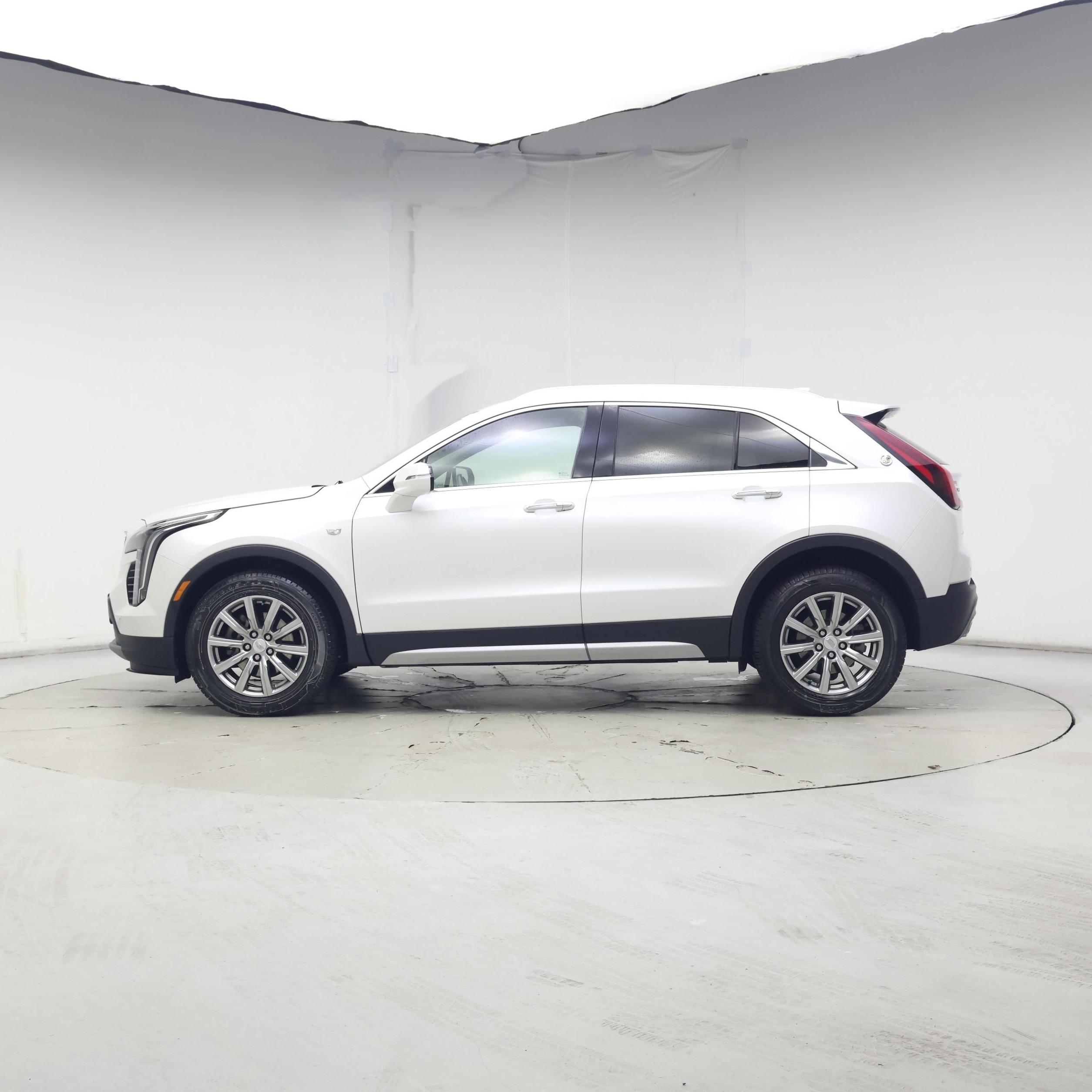 Thumbnail: 2021 Cadillac XT4 - 3