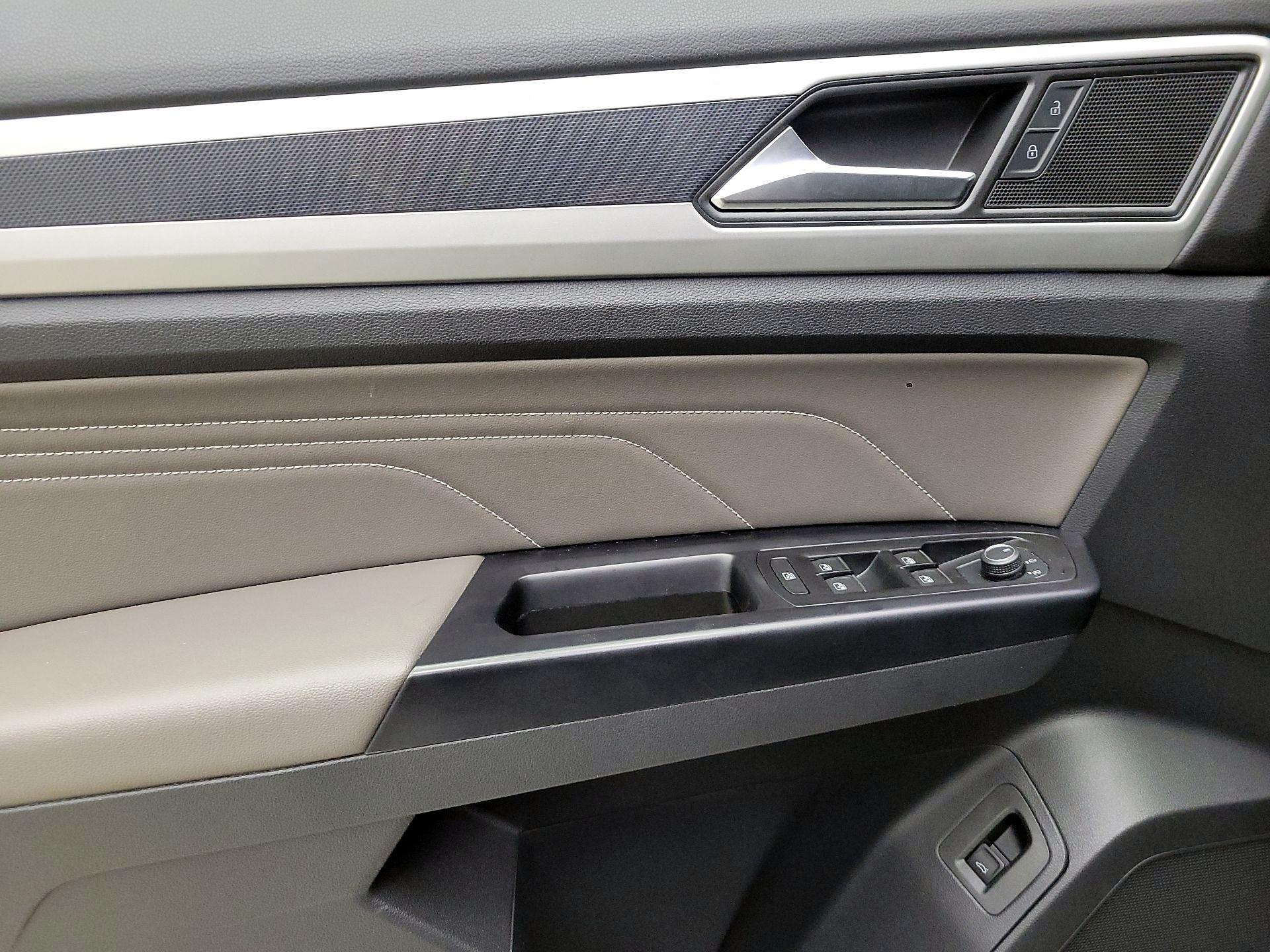 Thumbnail: 2021 Volkswagen Atlas - 12