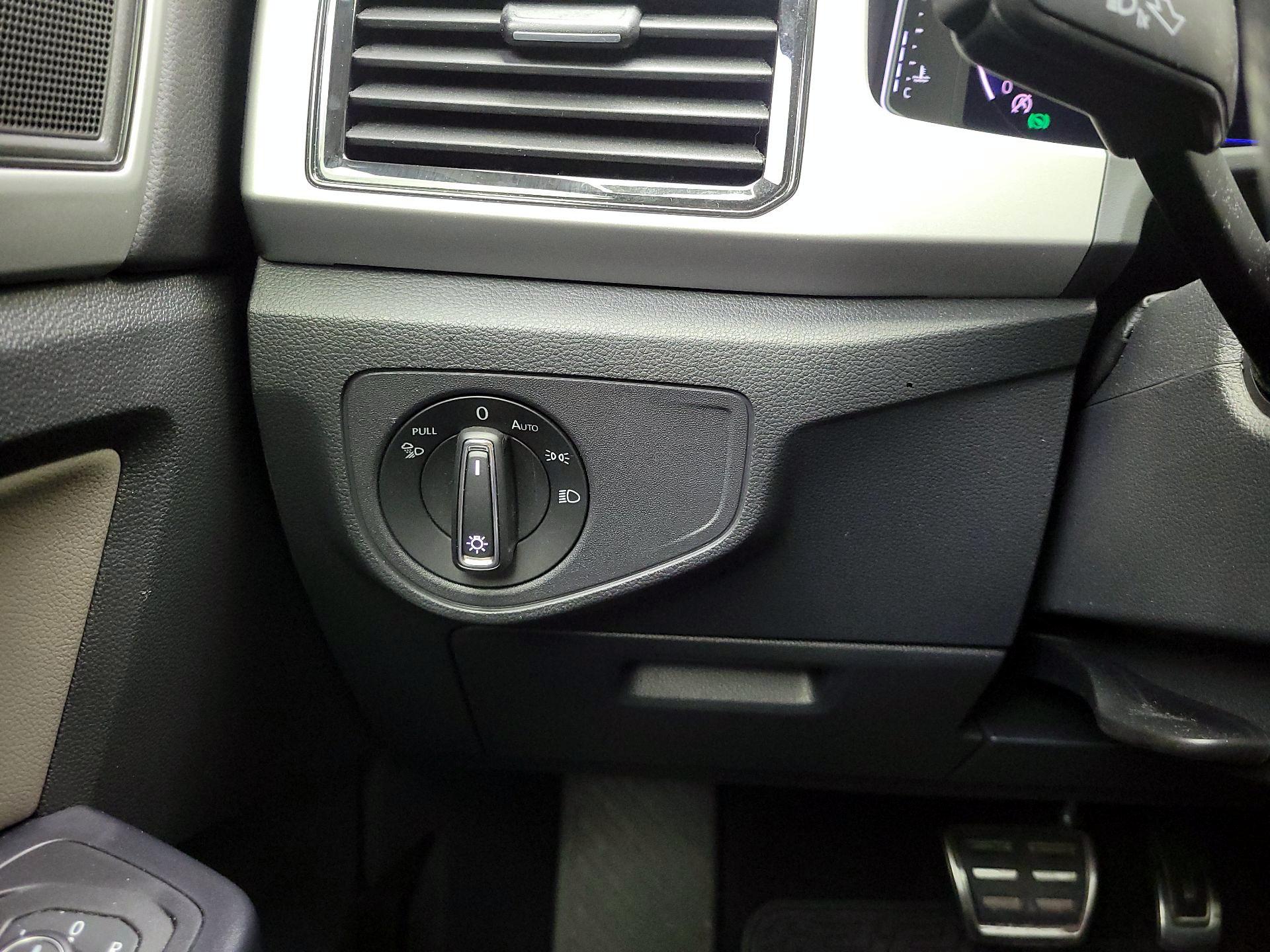 Thumbnail: 2021 Volkswagen Atlas - 13