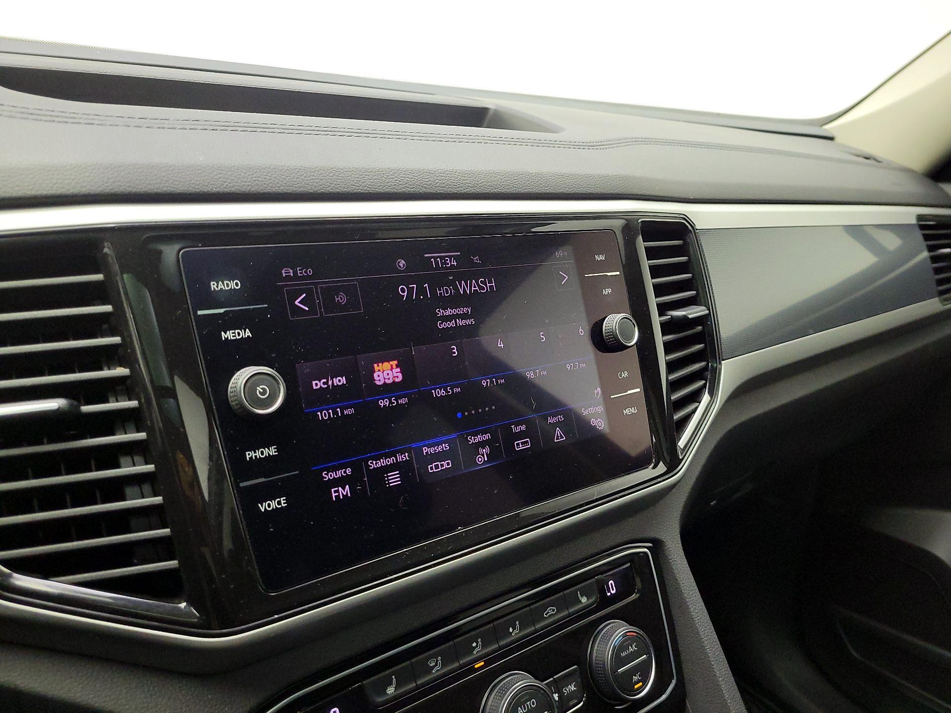 Thumbnail: 2021 Volkswagen Atlas - 16