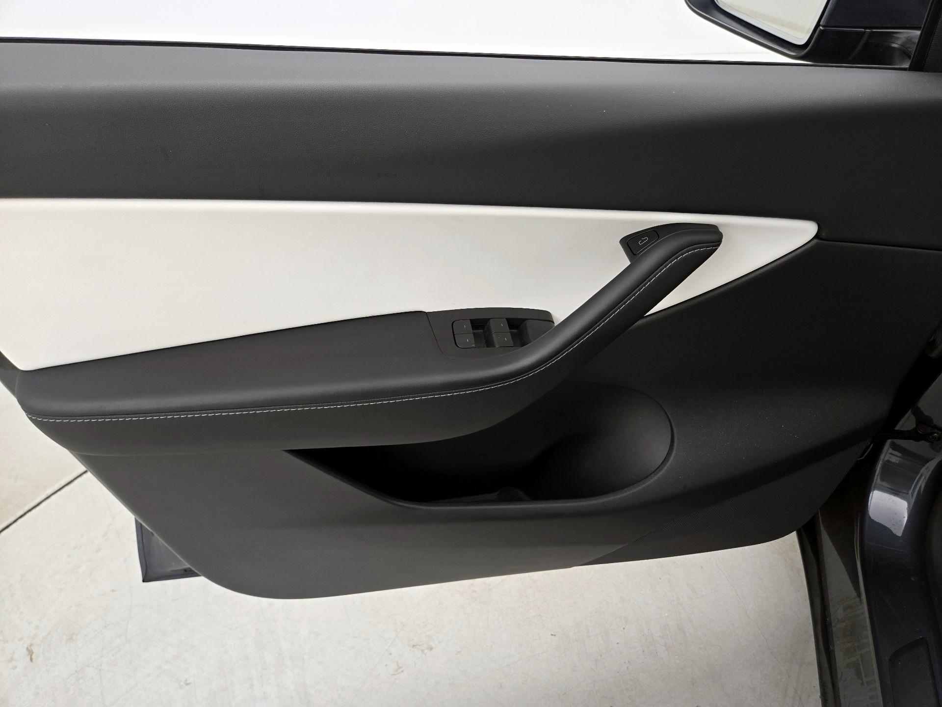 Thumbnail: 2022 Tesla Model Y - 12