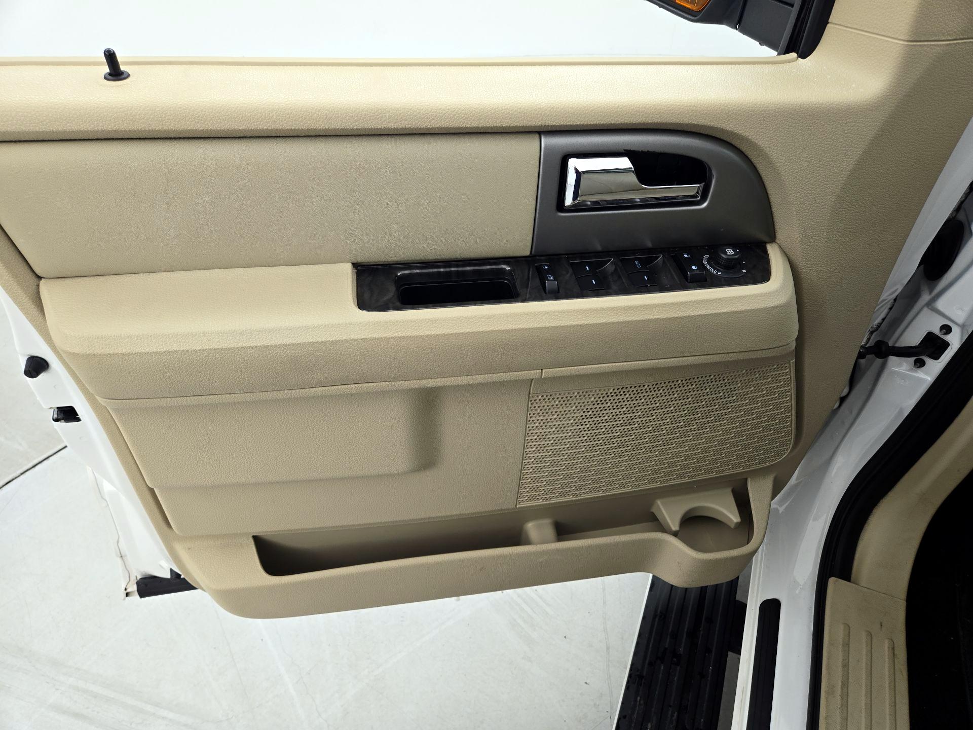 Thumbnail: 2016 Ford Expedition EL - 12