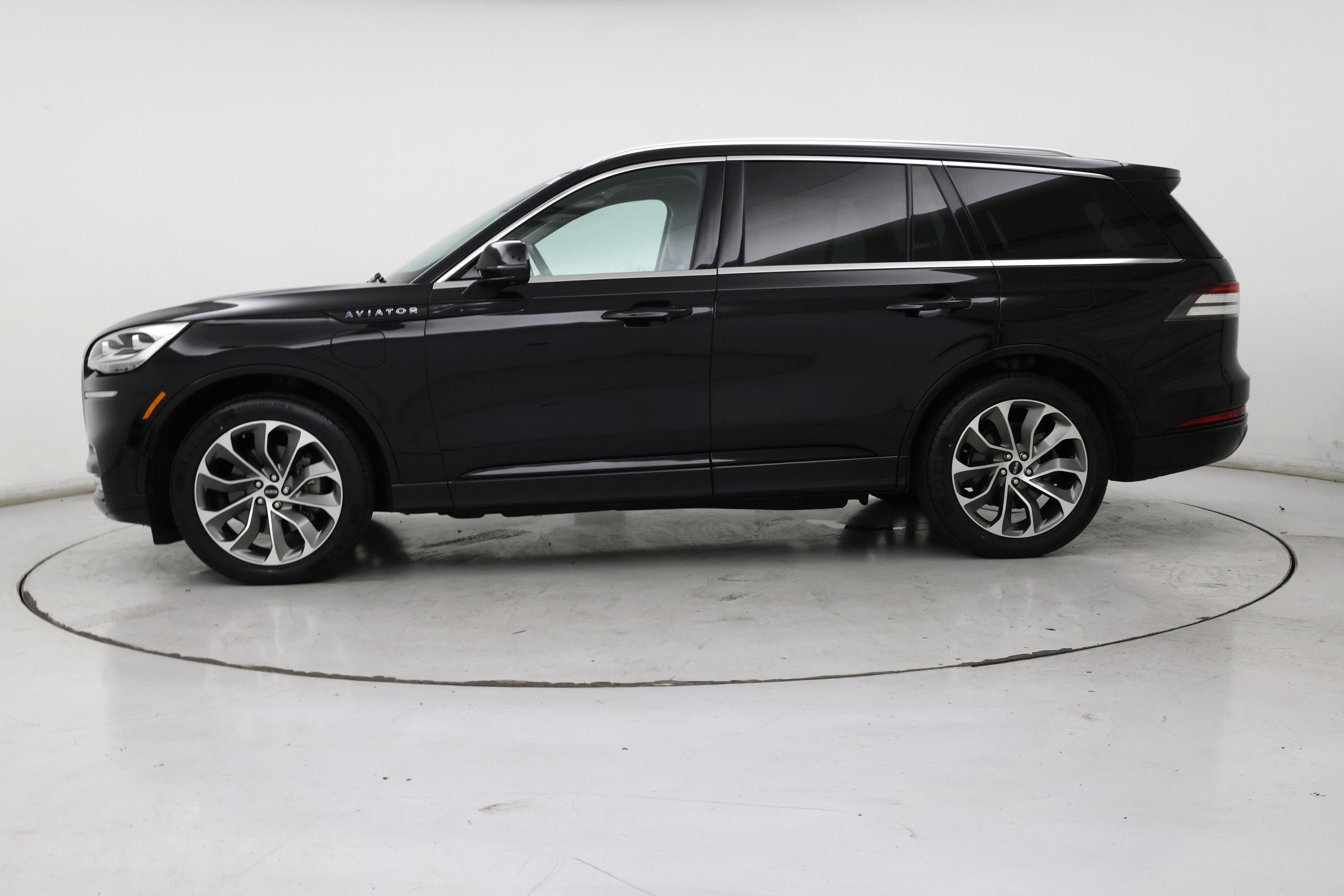 Thumbnail: 2022 Lincoln Aviator - 3