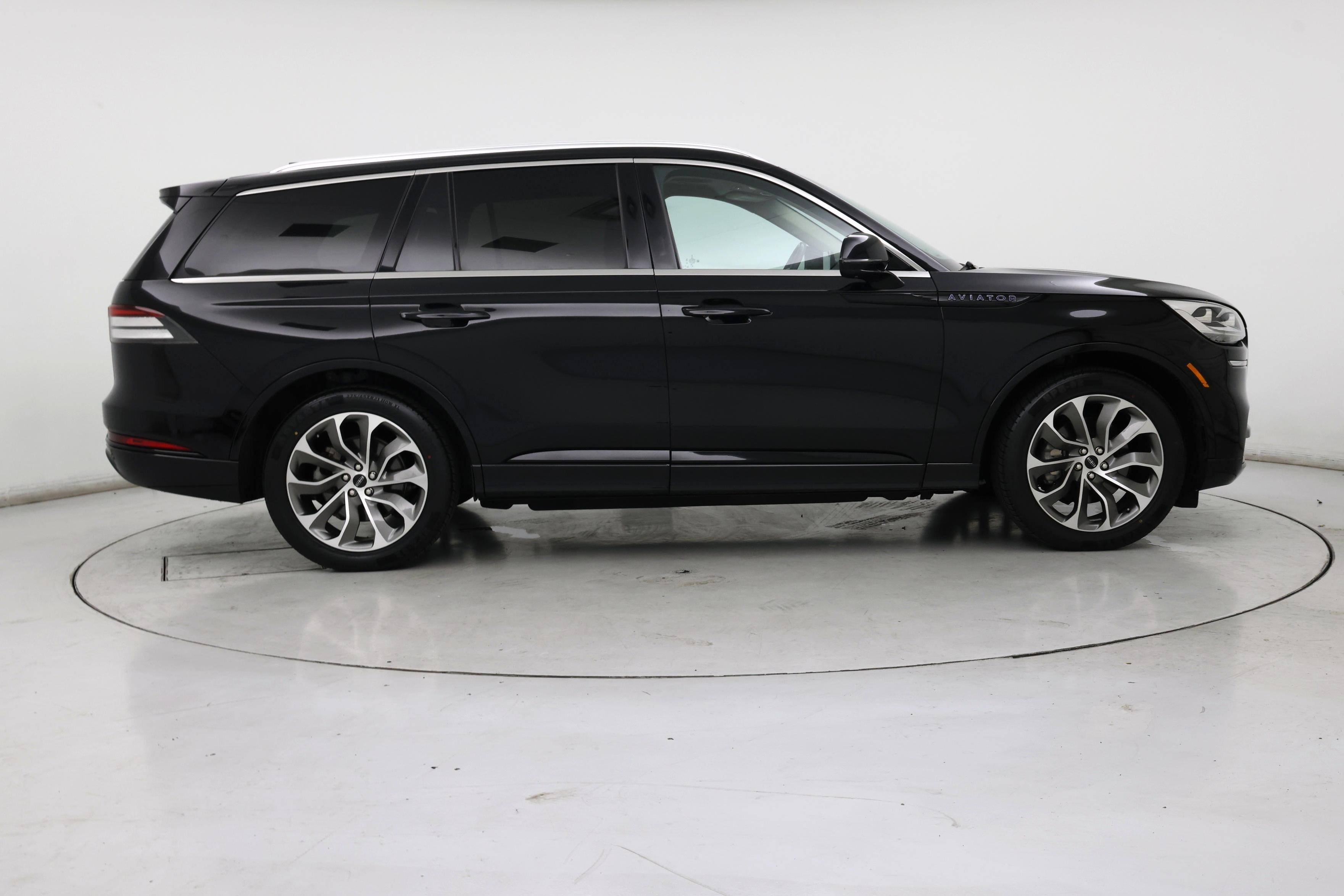 Thumbnail: 2022 Lincoln Aviator - 7