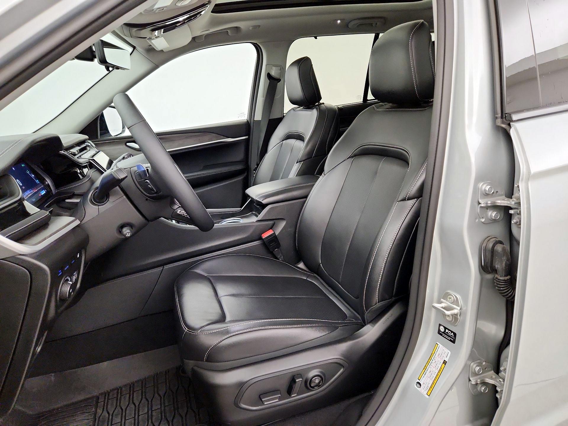 Thumbnail: 2024 Jeep Grand Cherokee - 9