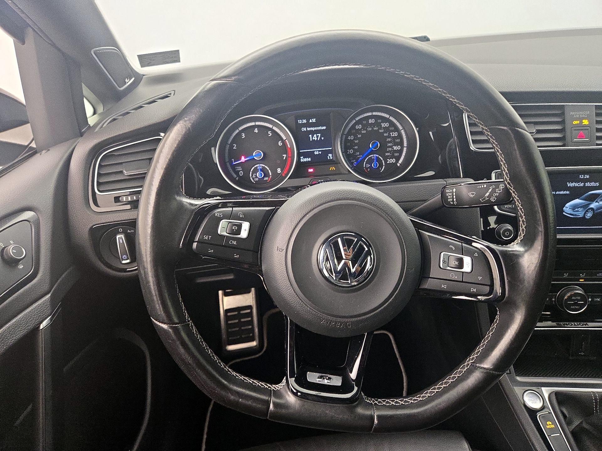 Thumbnail: 2016 Volkswagen Golf - 10