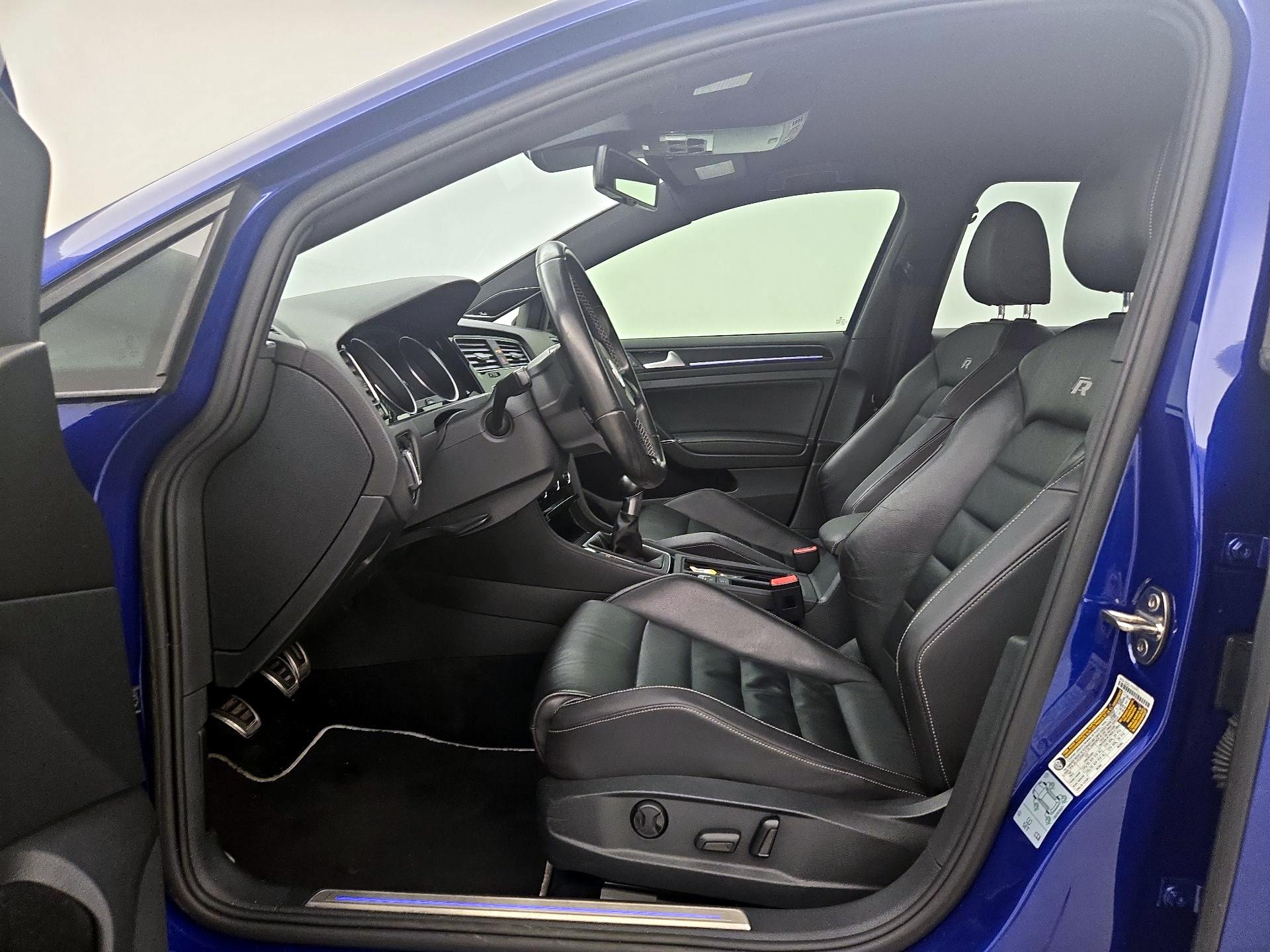 Thumbnail: 2016 Volkswagen Golf - 11