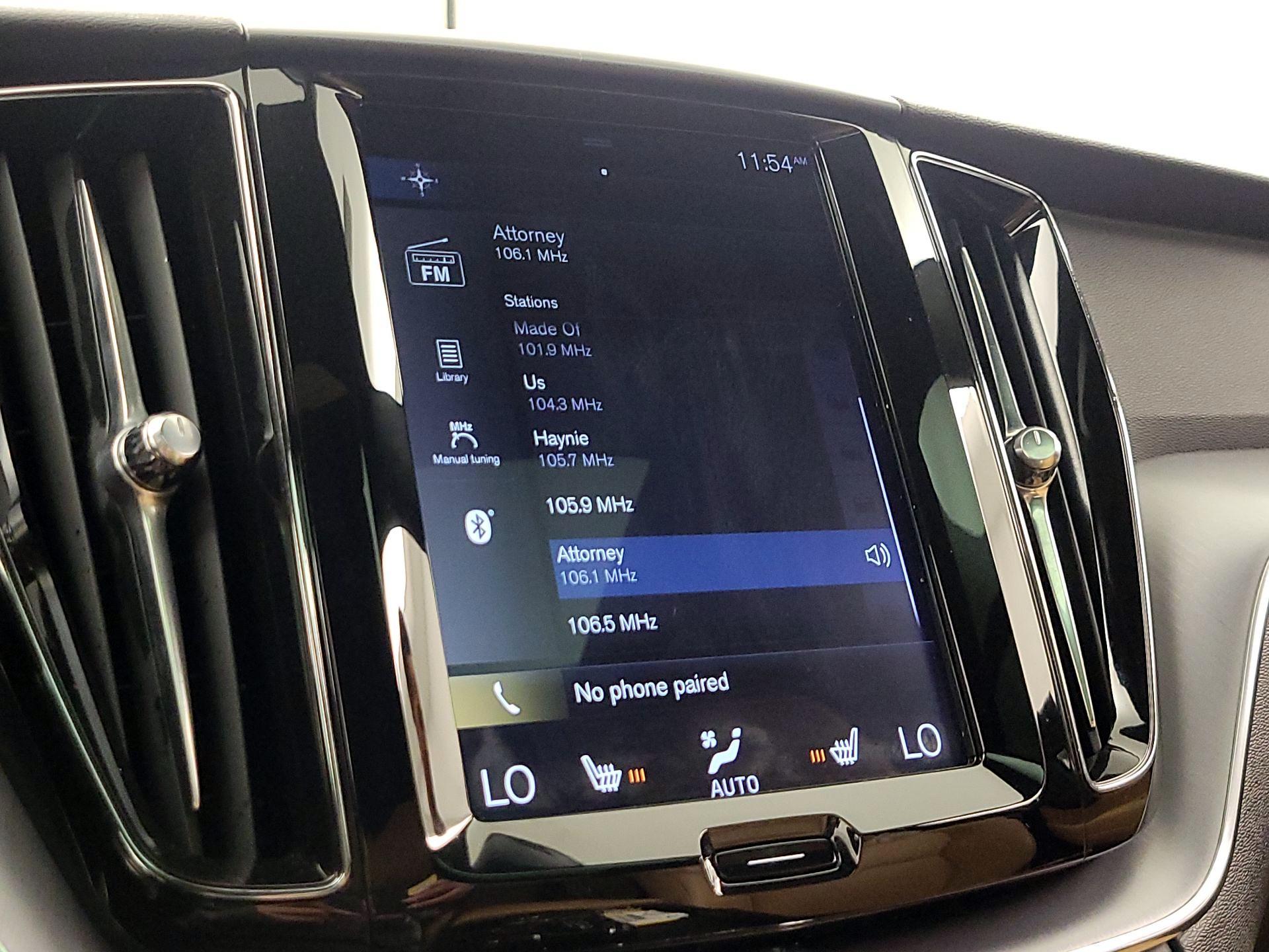 Thumbnail: 2020 Volvo XC60 - 16