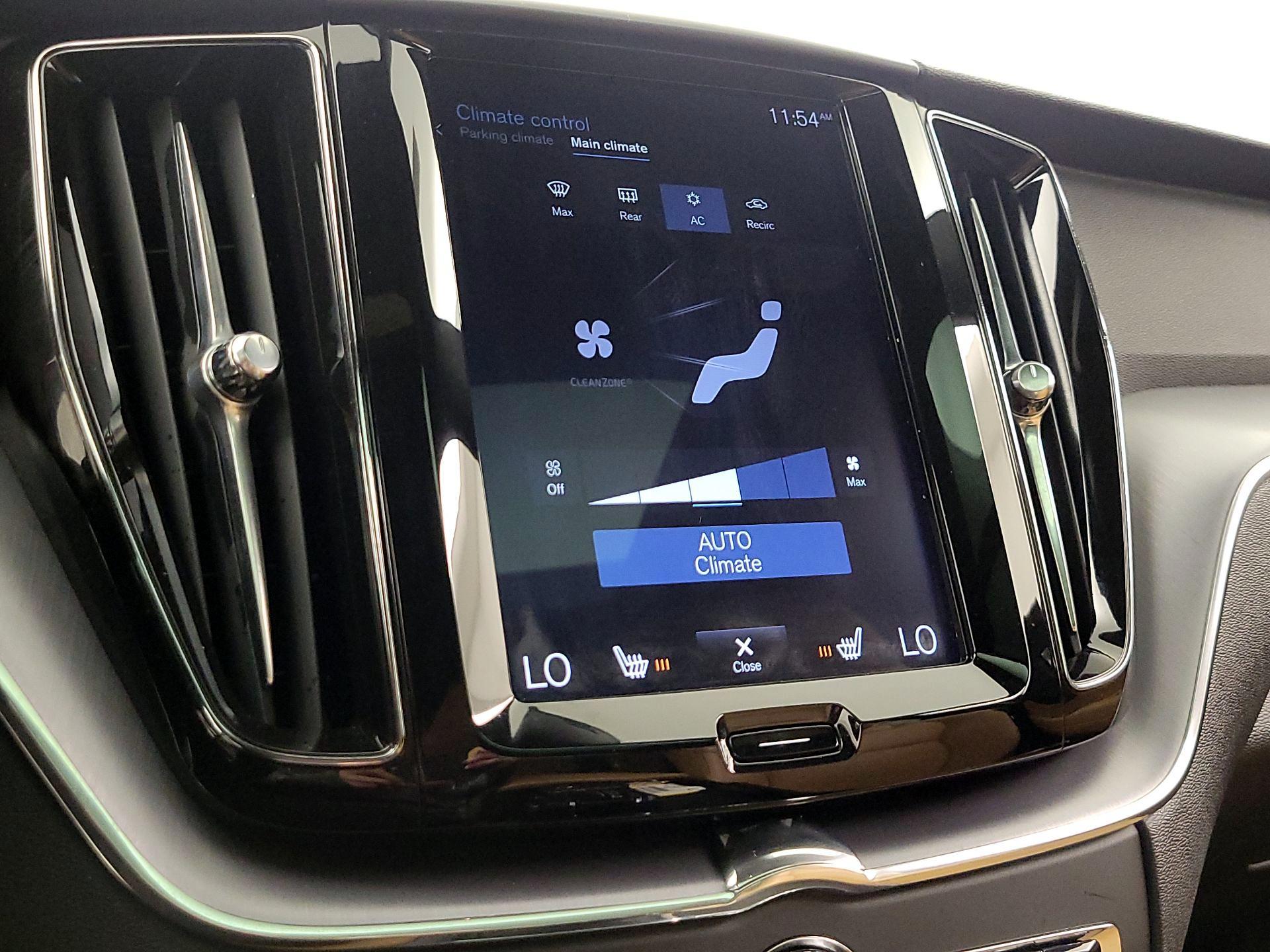 Thumbnail: 2020 Volvo XC60 - 17
