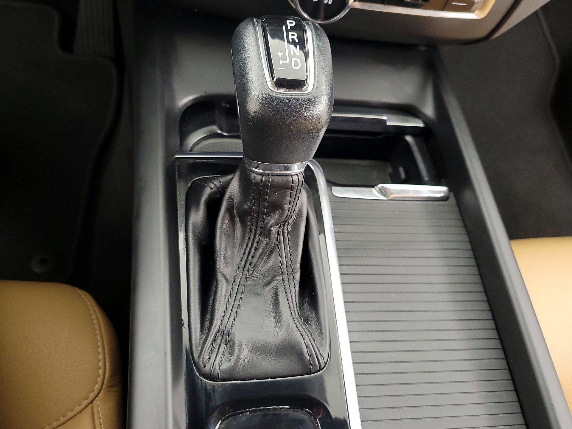Thumbnail: 2020 Volvo XC60 - 18