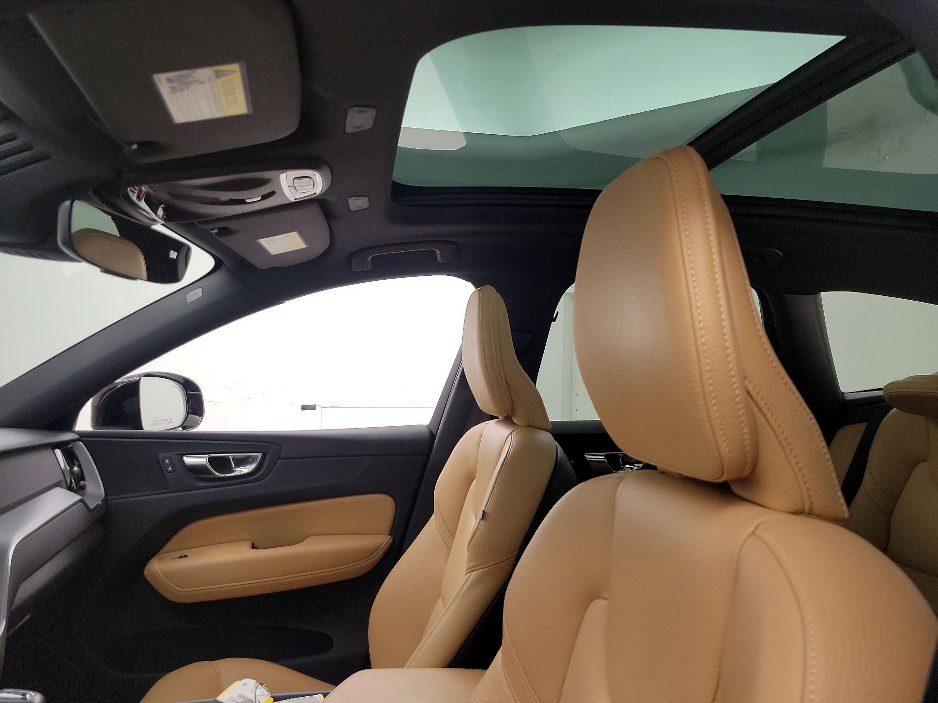 Thumbnail: 2020 Volvo XC60 - 20