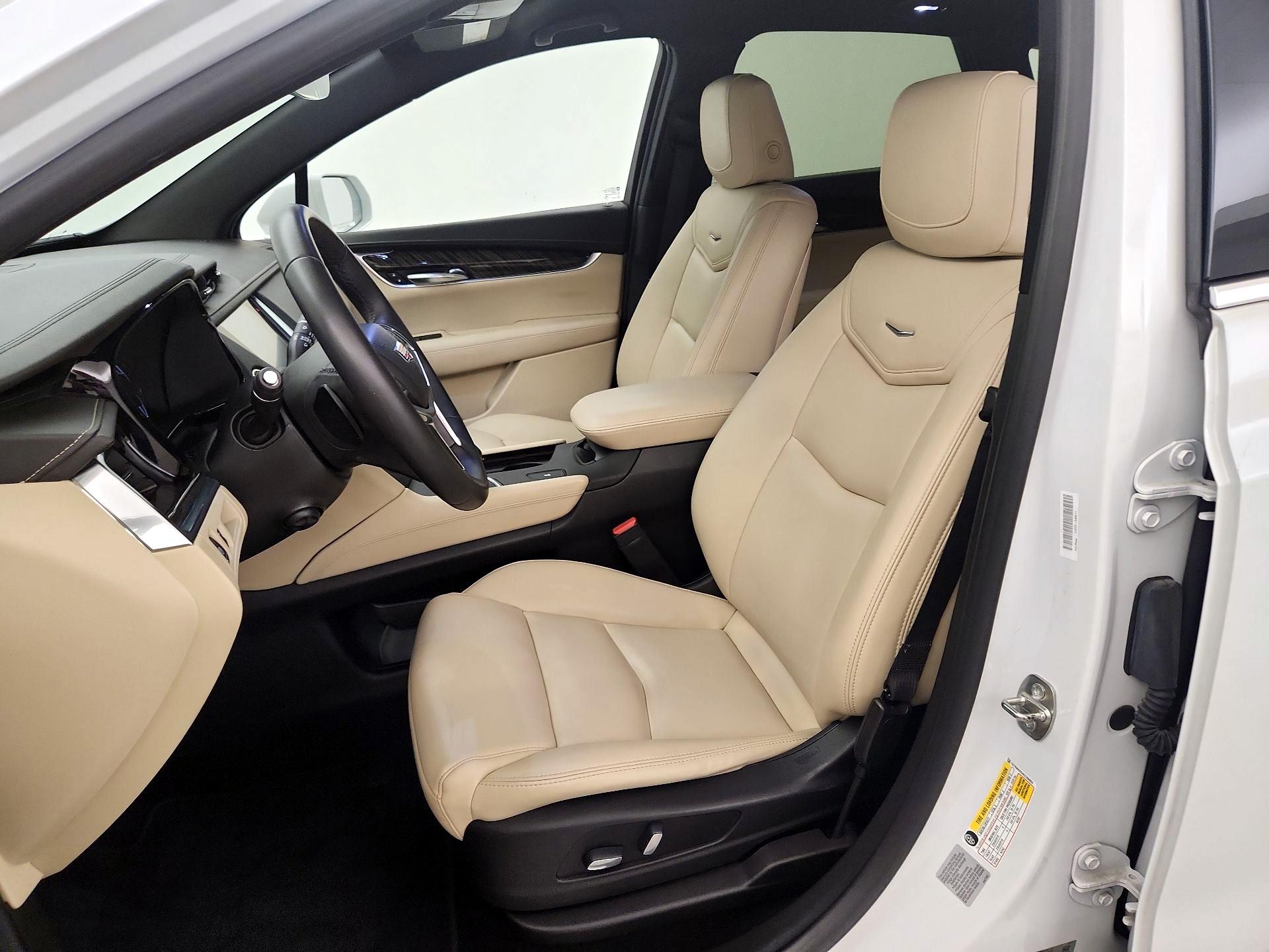 Thumbnail: 2017 Cadillac XT5 - 11