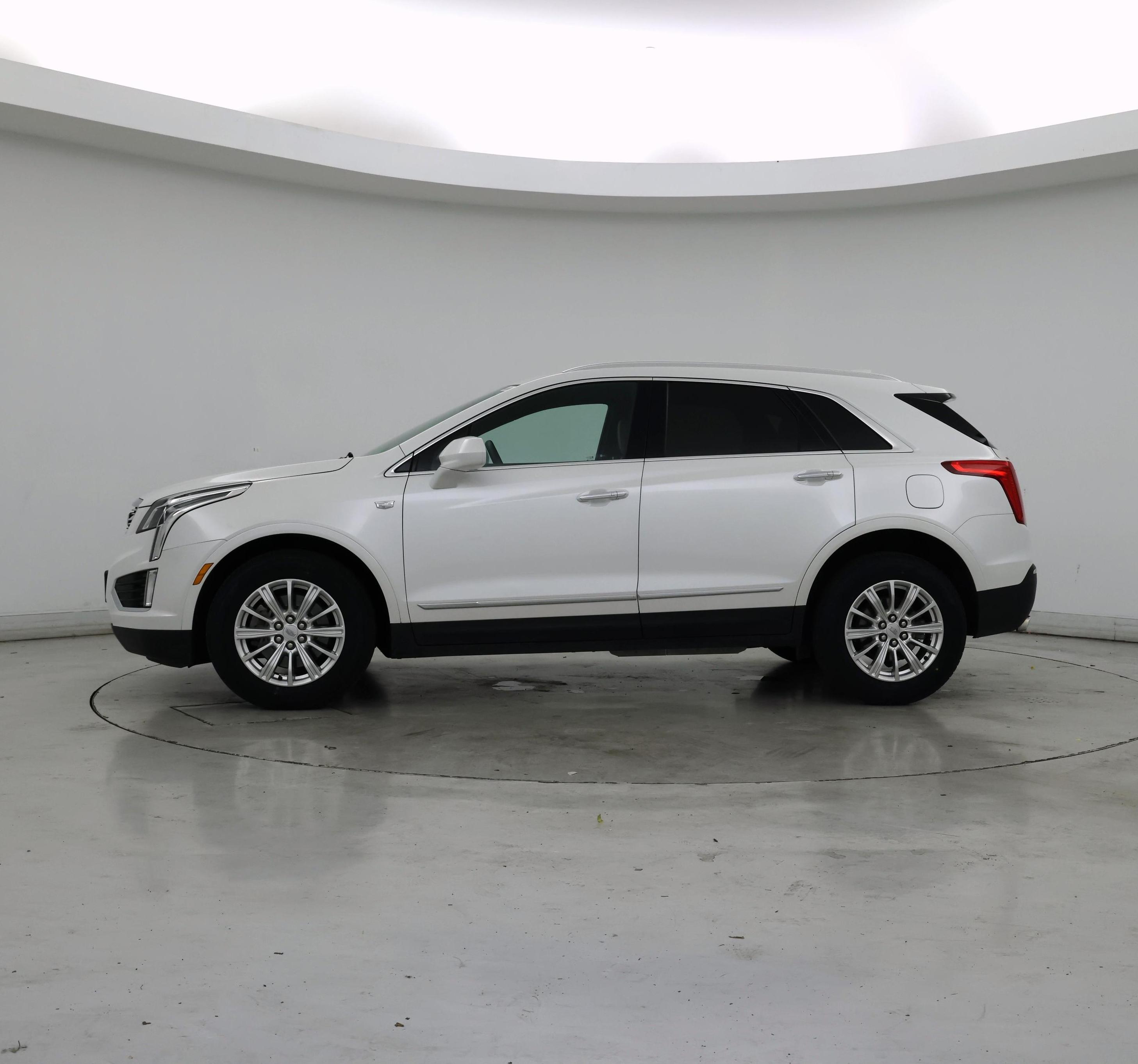 Thumbnail: 2017 Cadillac XT5 - 3