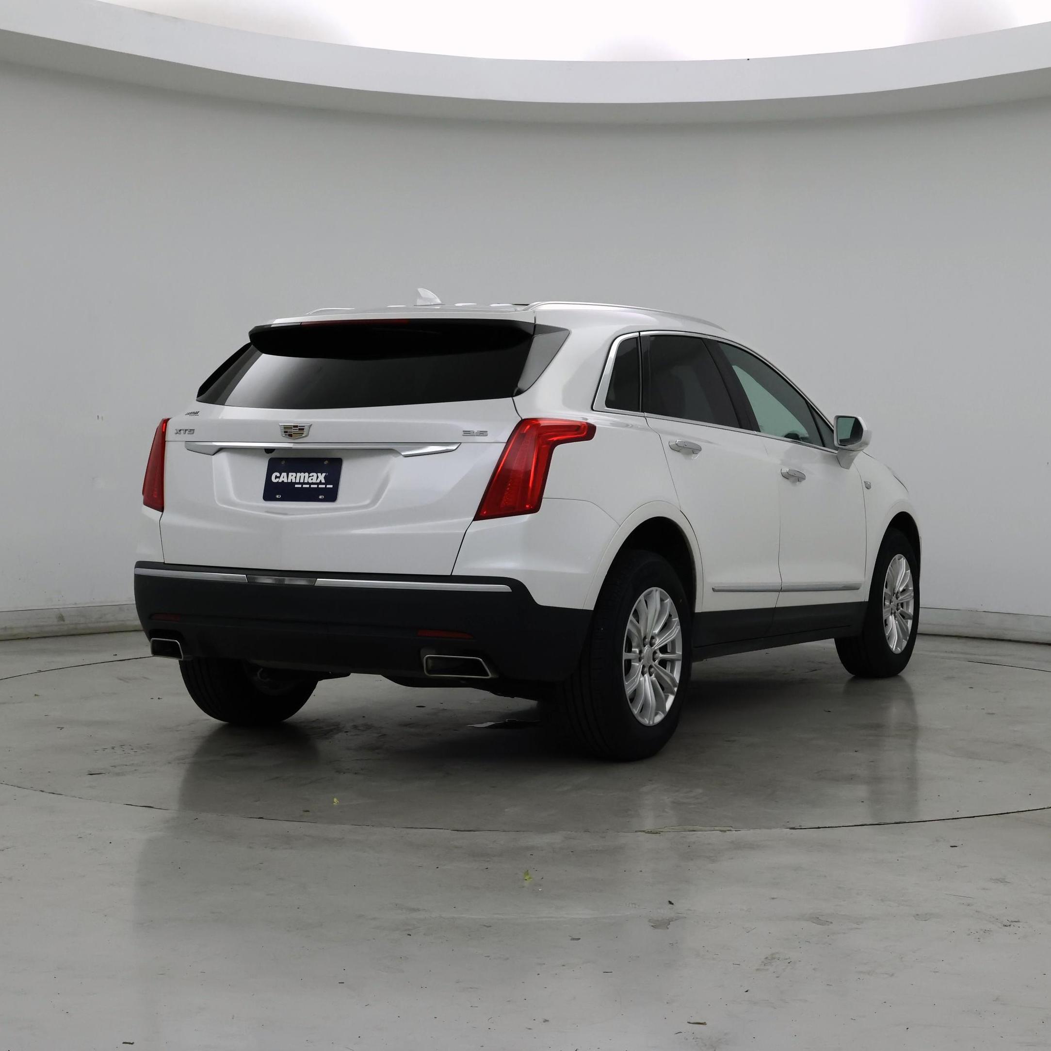 Thumbnail: 2017 Cadillac XT5 - 8