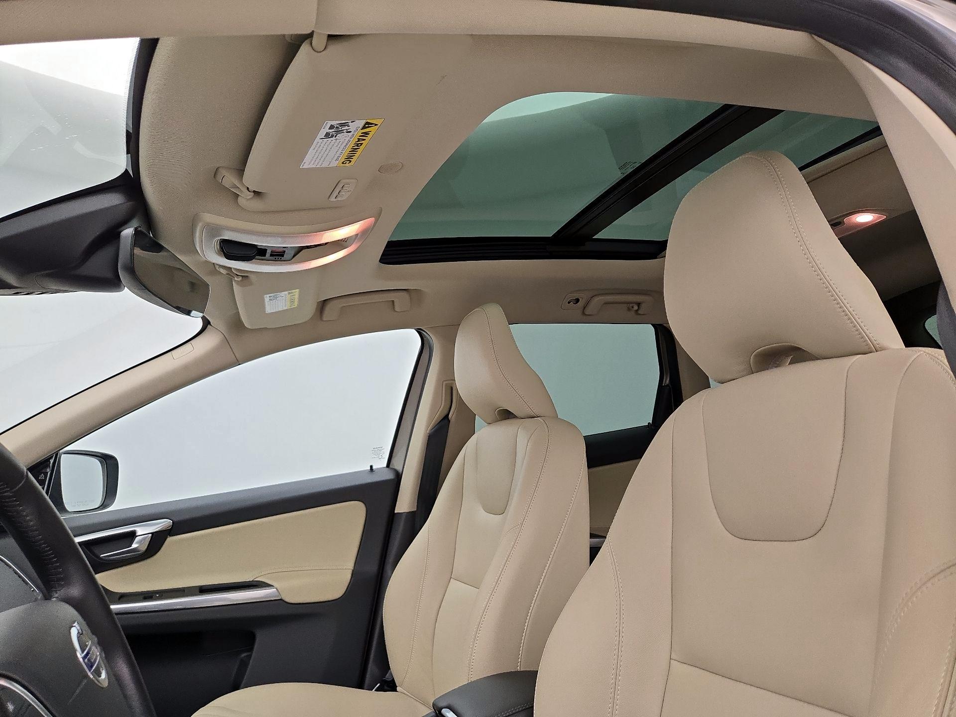 Thumbnail: 2016 Volvo XC60 - 20