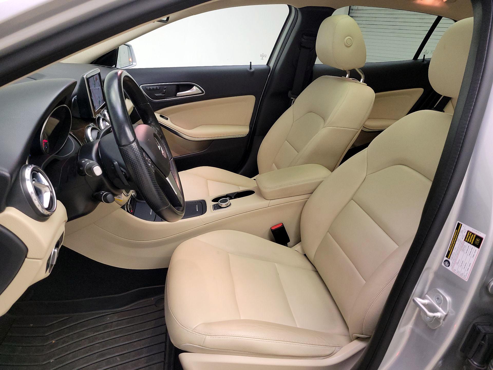 Thumbnail: 2015 Mercedes-Benz GLA - 11