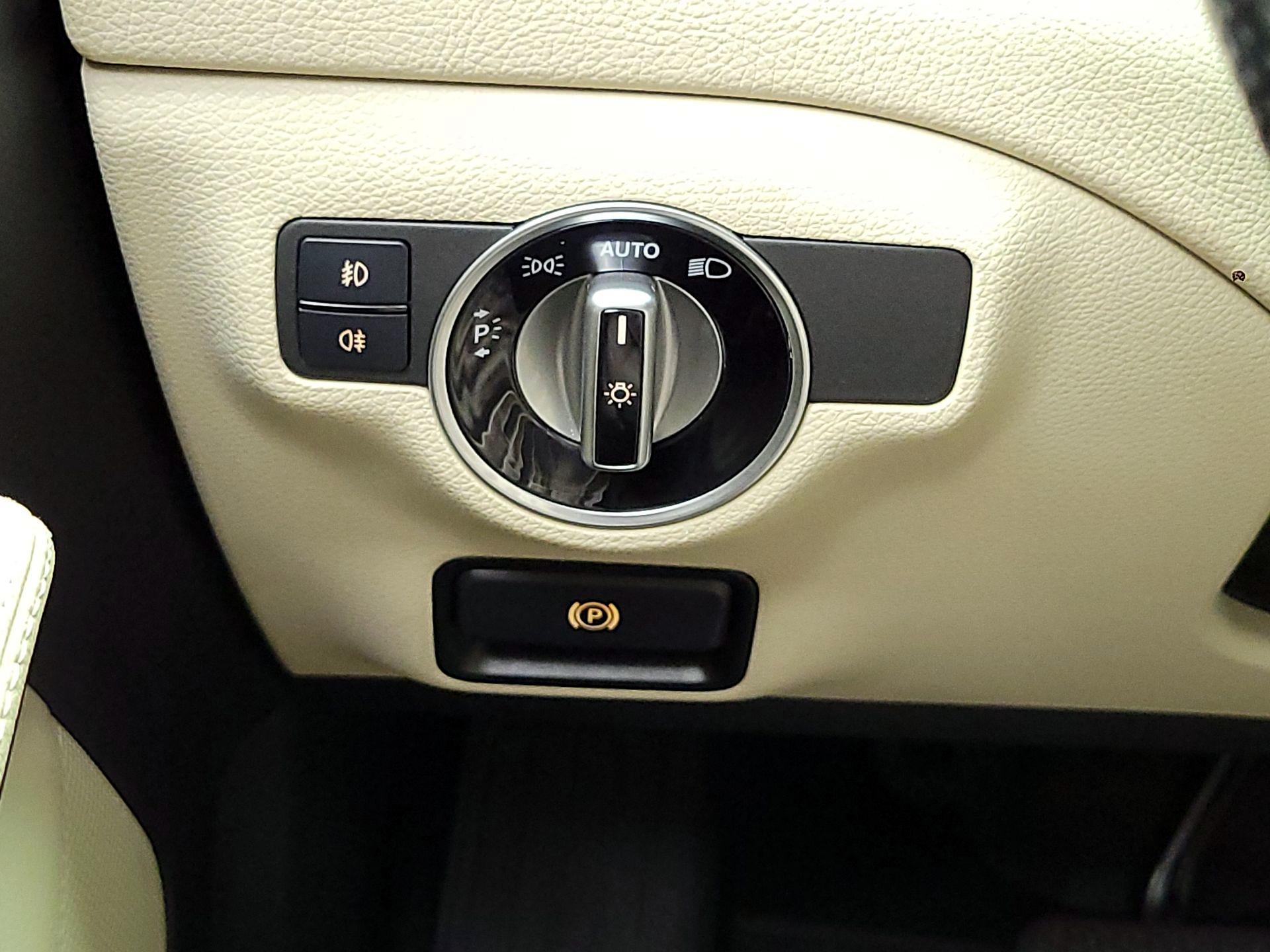 Thumbnail: 2015 Mercedes-Benz GLA - 13