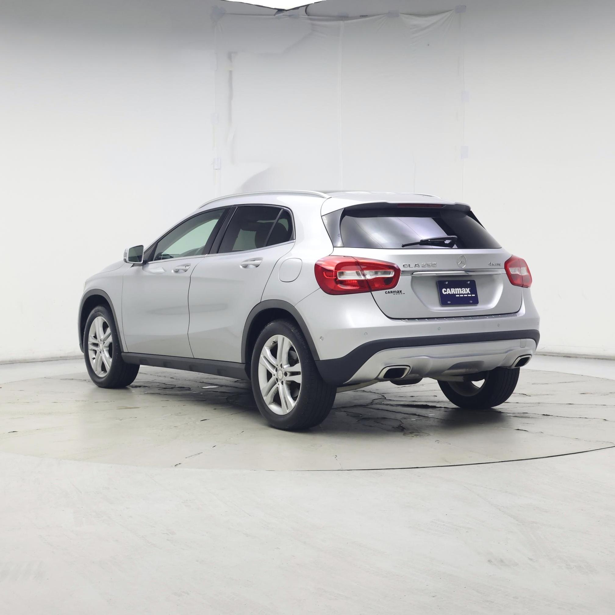 Thumbnail: 2015 Mercedes-Benz GLA - 2