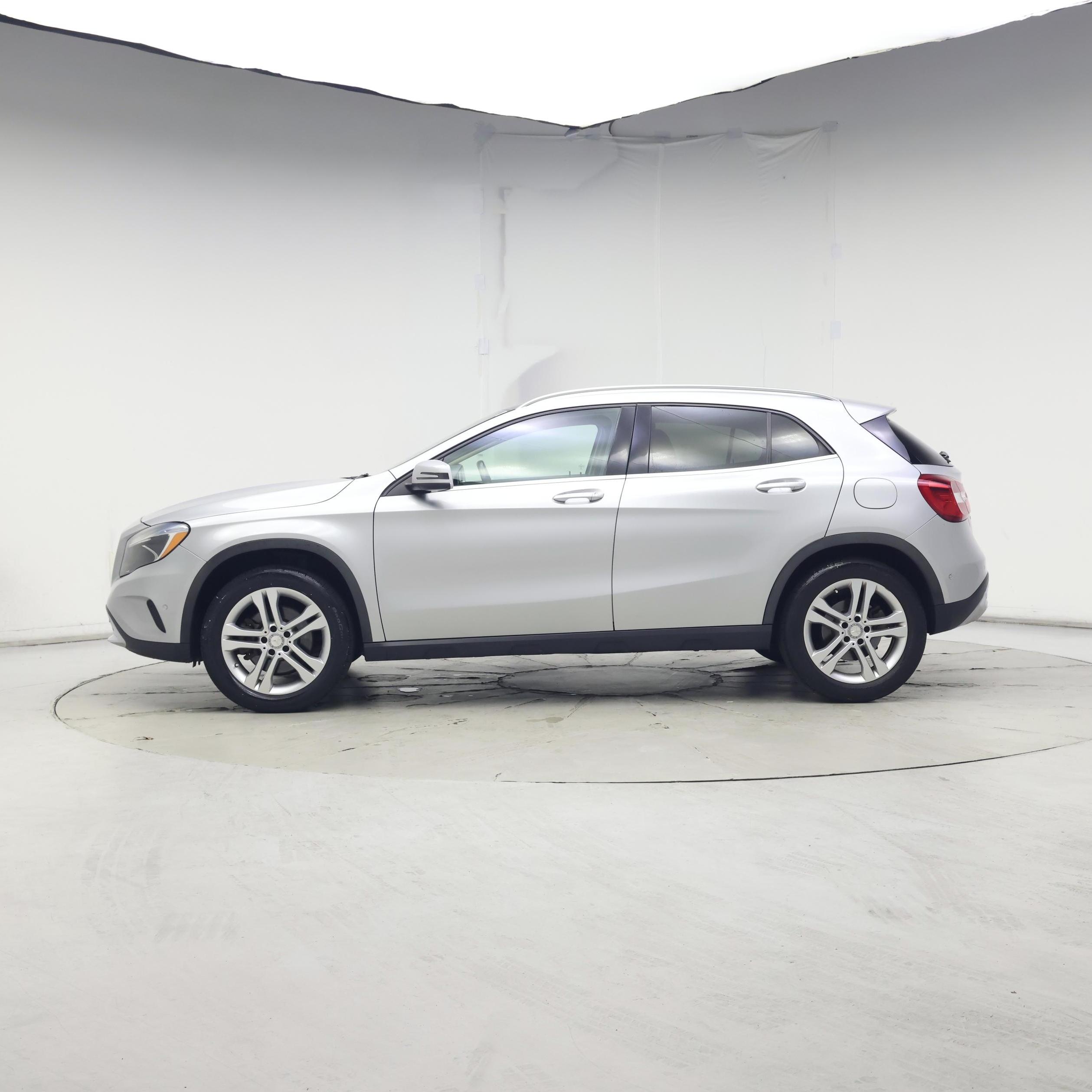 Thumbnail: 2015 Mercedes-Benz GLA - 3