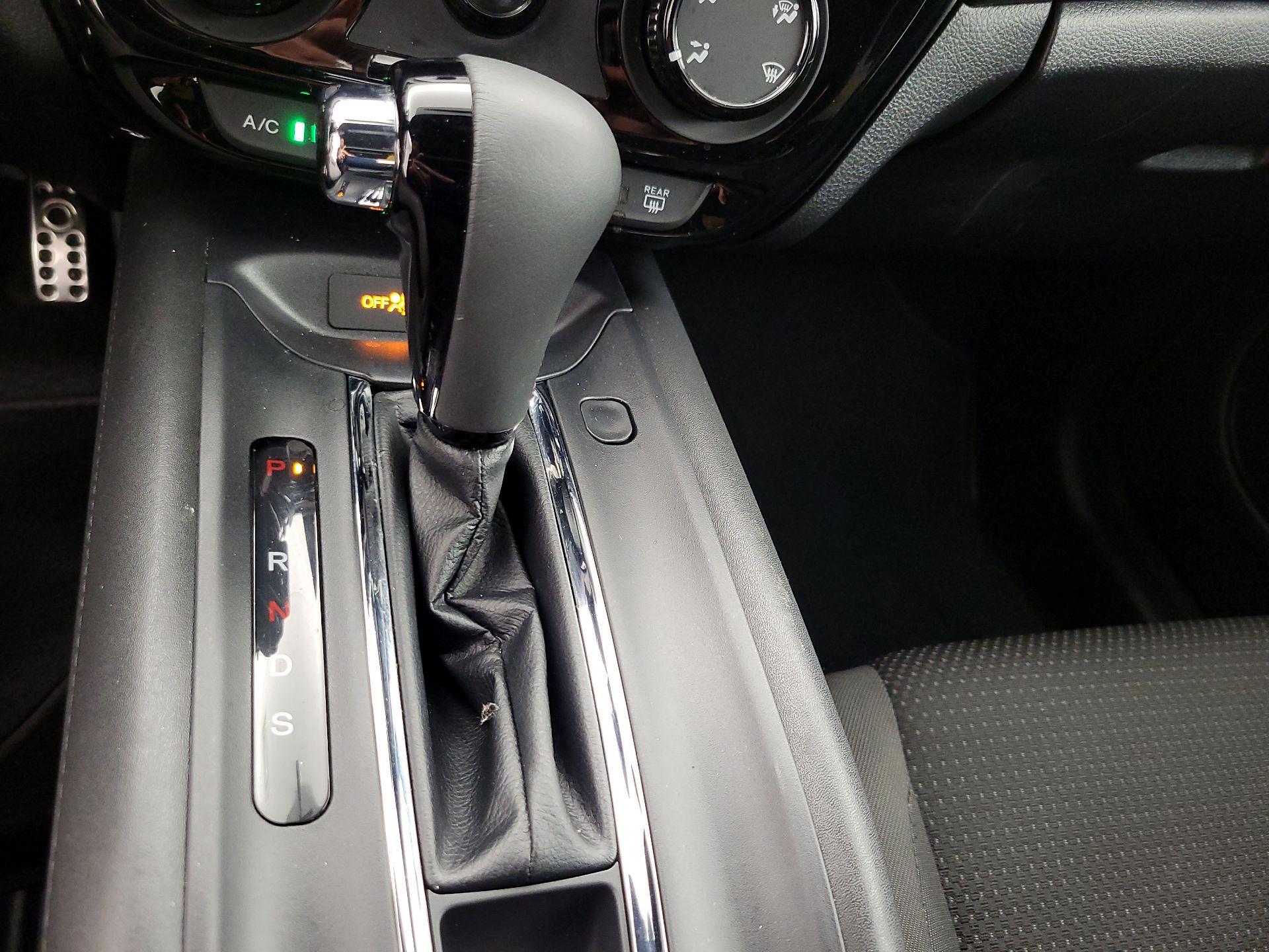 Thumbnail: 2019 Honda HR-V - 17