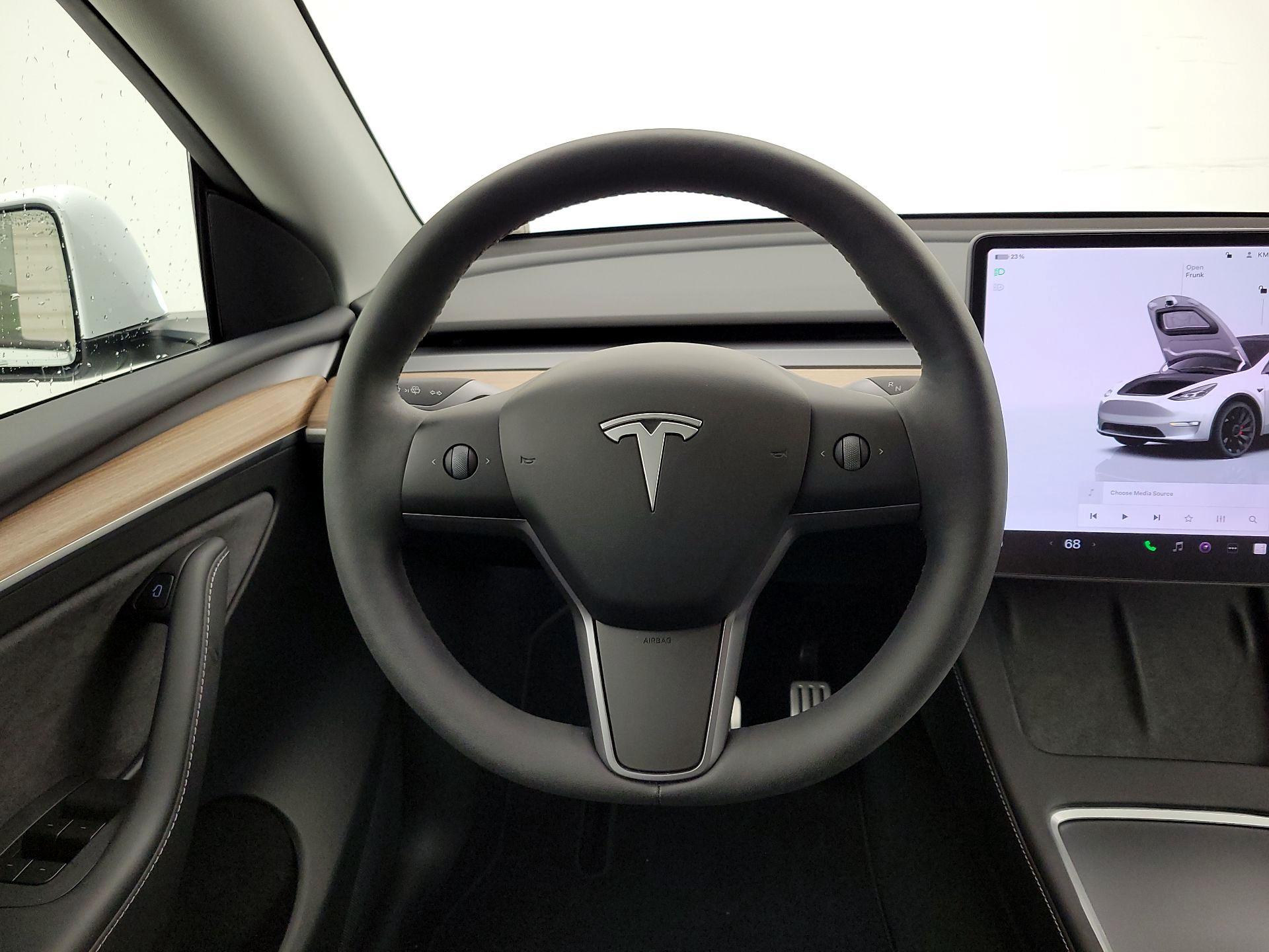 Thumbnail: 2025 Tesla Model Y - 10