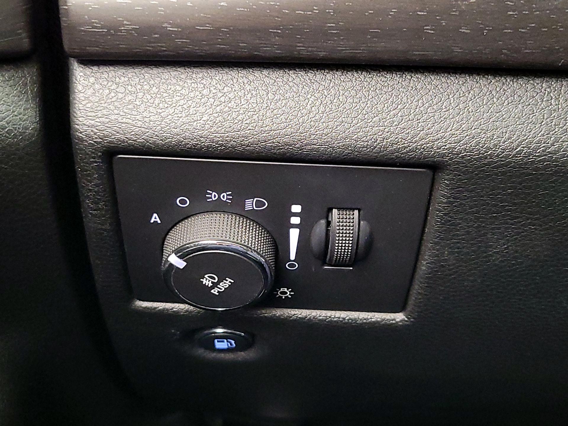 Thumbnail: 2015 Jeep Grand Cherokee - 13