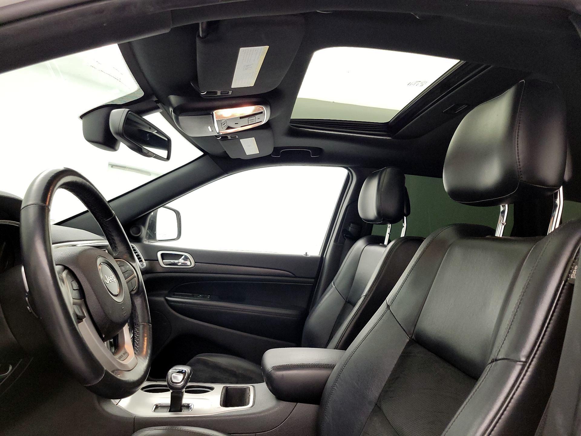 Thumbnail: 2015 Jeep Grand Cherokee - 19