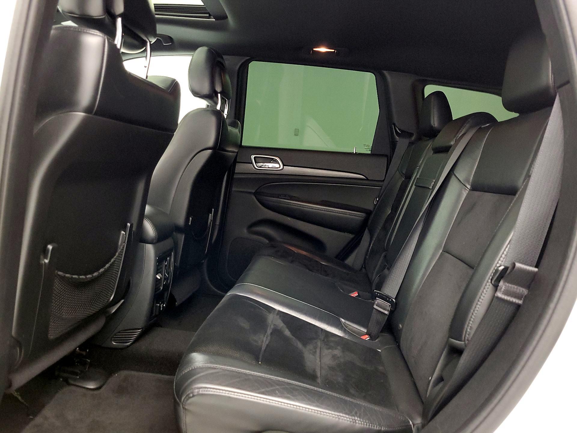 Thumbnail: 2015 Jeep Grand Cherokee - 20