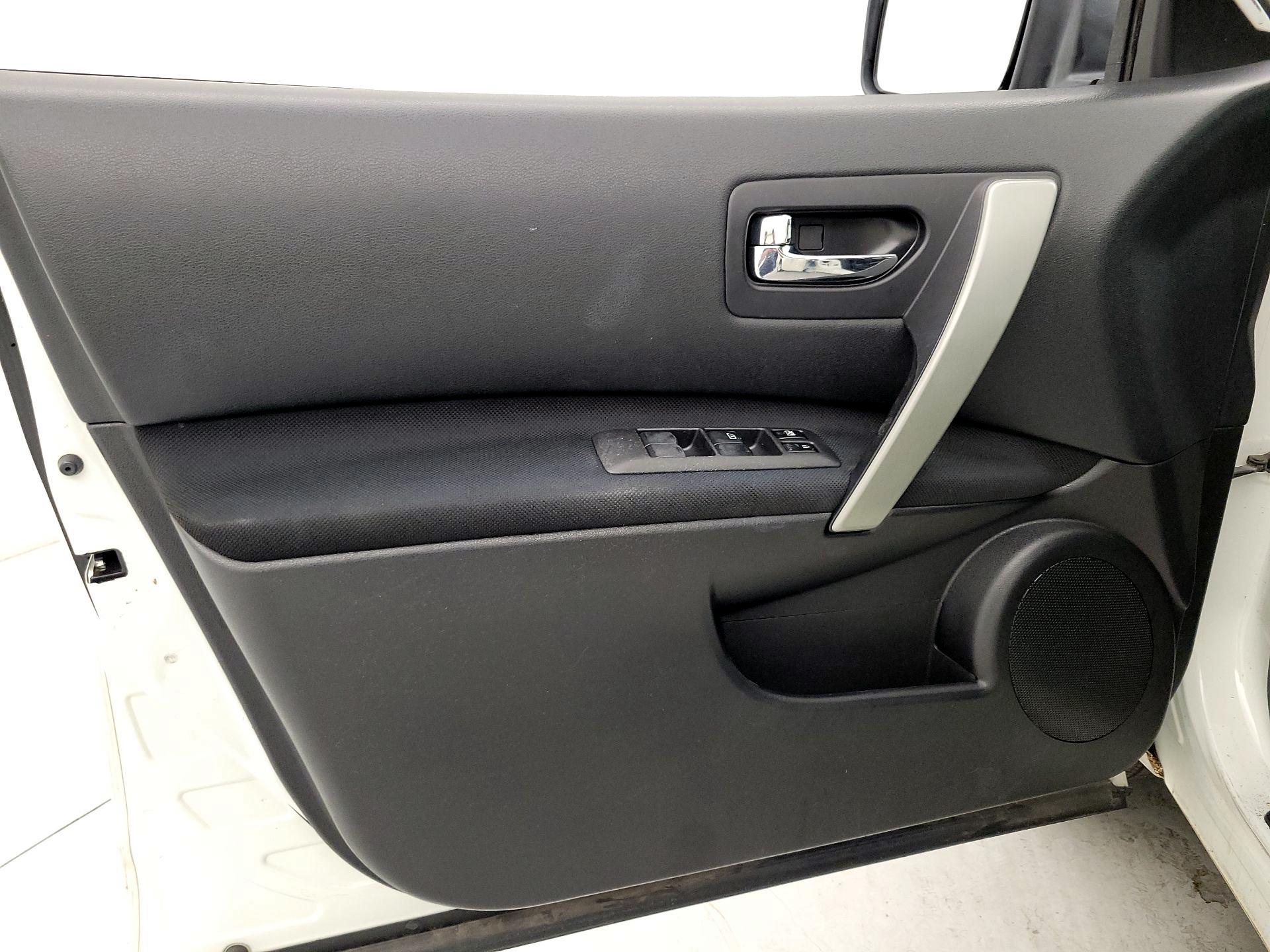 Thumbnail: 2013 Nissan Rogue - 12