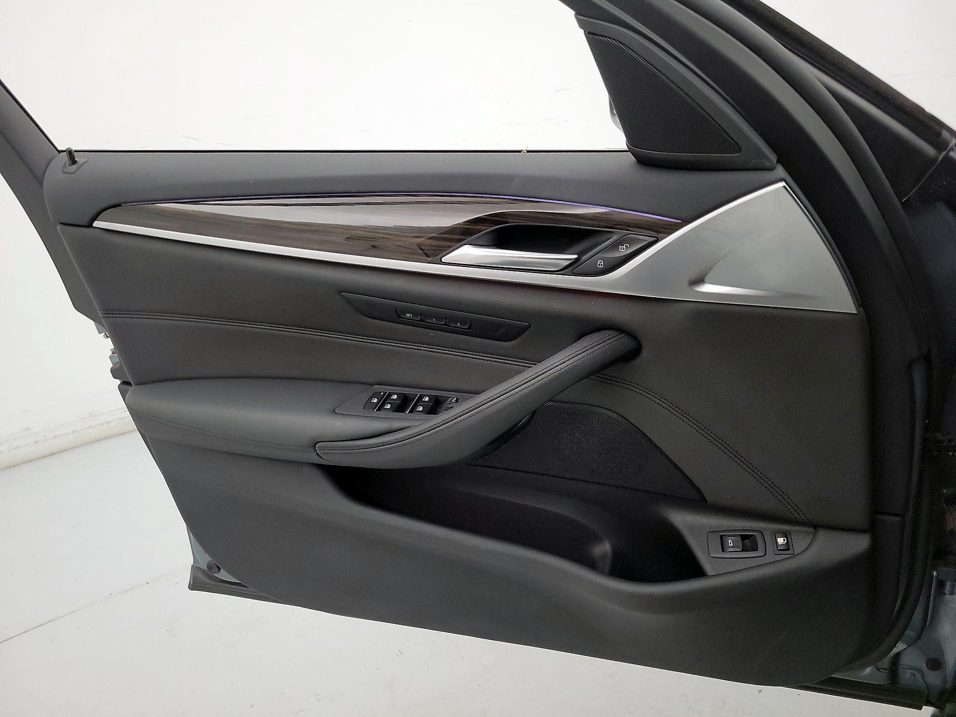 Thumbnail: 2020 BMW 5 Series - 12