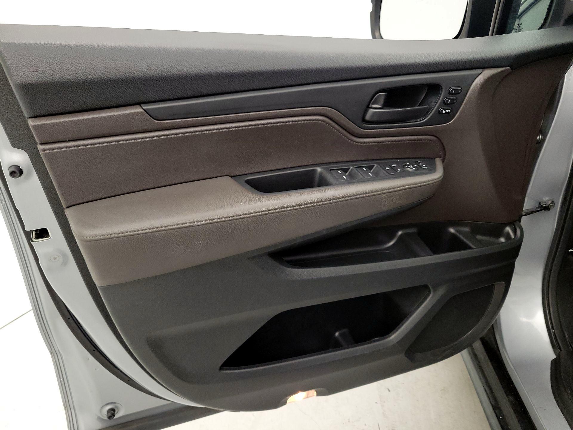 Thumbnail: 2019 Honda Odyssey - 12